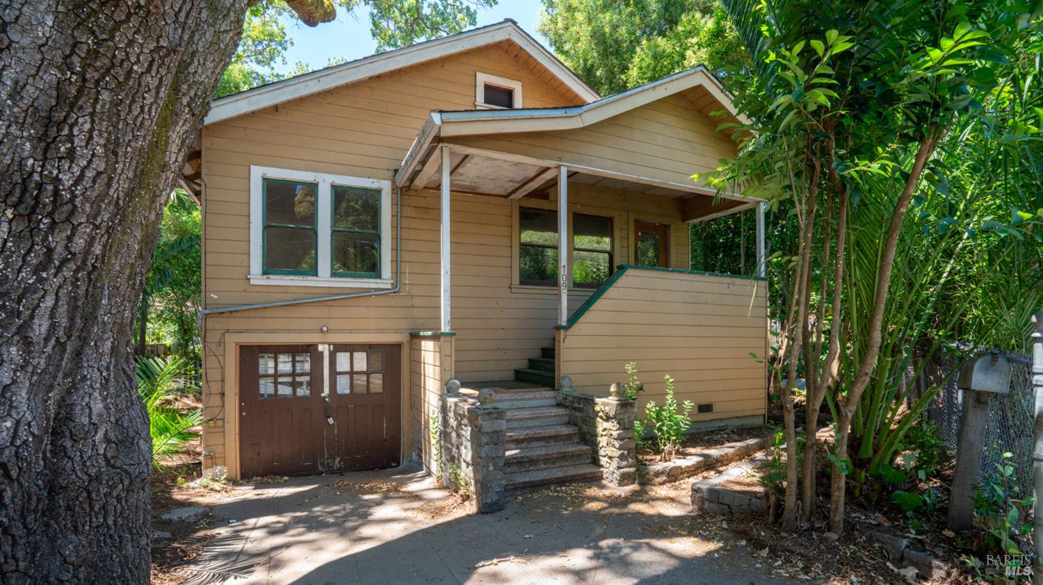 109 Oak Knoll Avenue