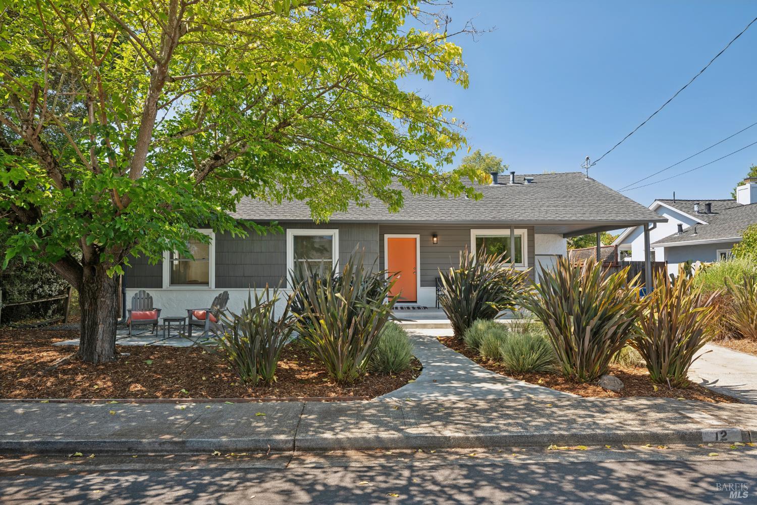 12 Echo Avenue