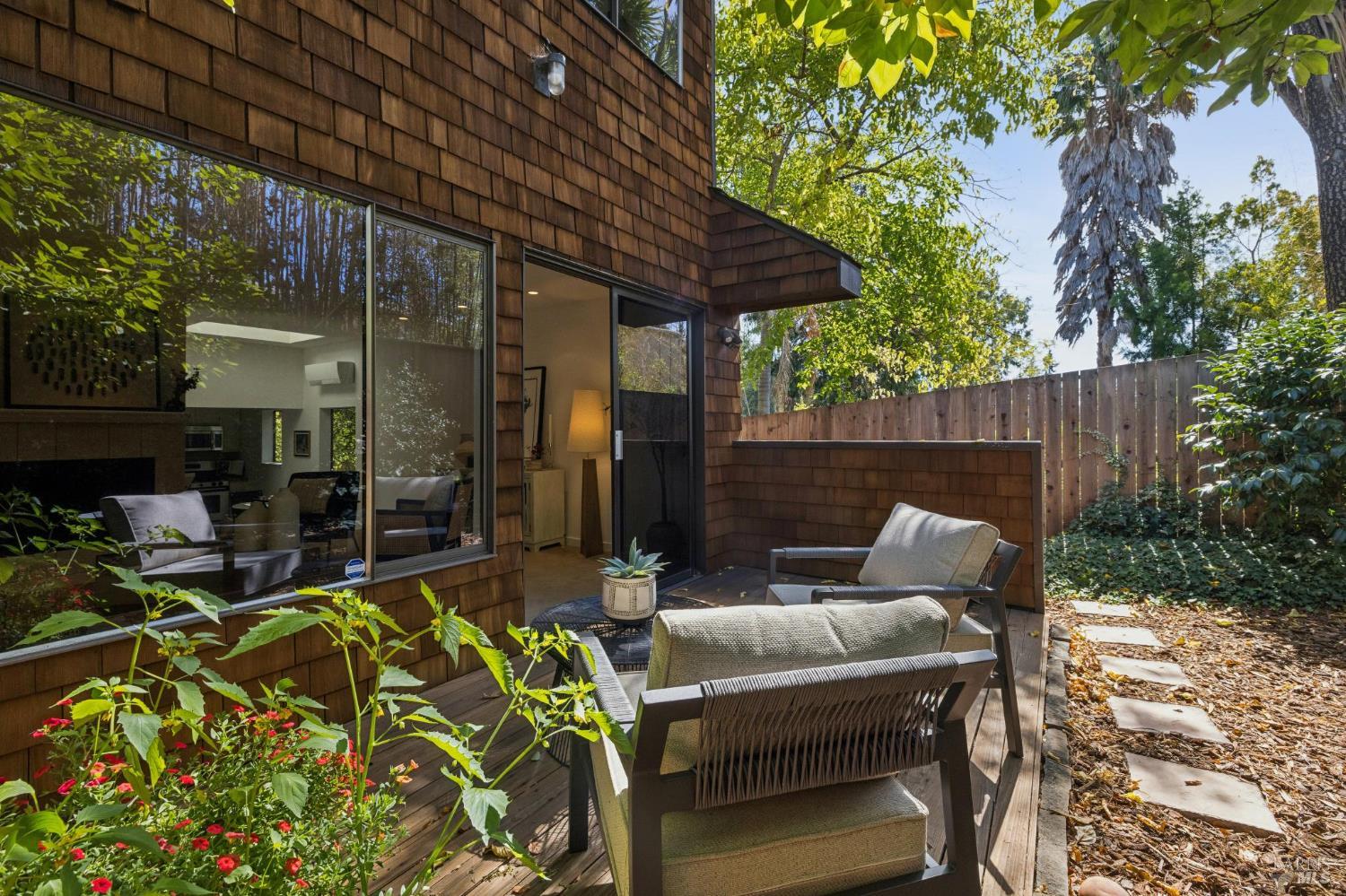 831 Sir Francis Drake Boulevard