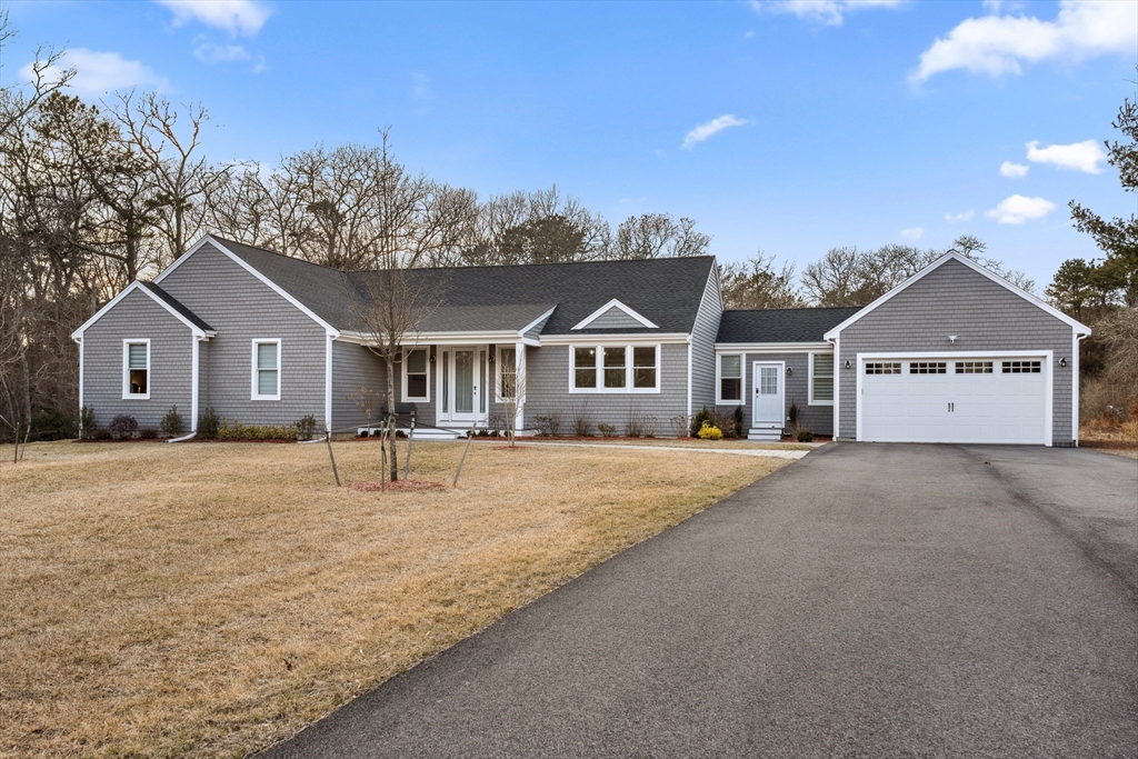 10 Whispering Pines Dr