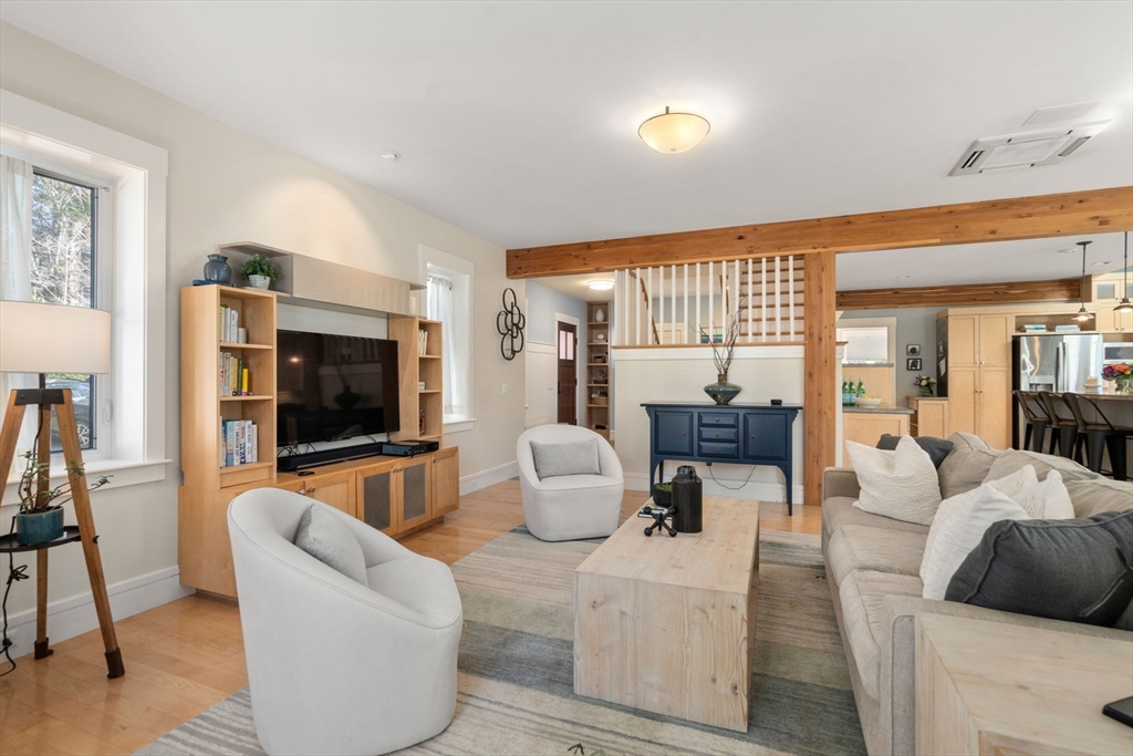 899 Lowell Rd
