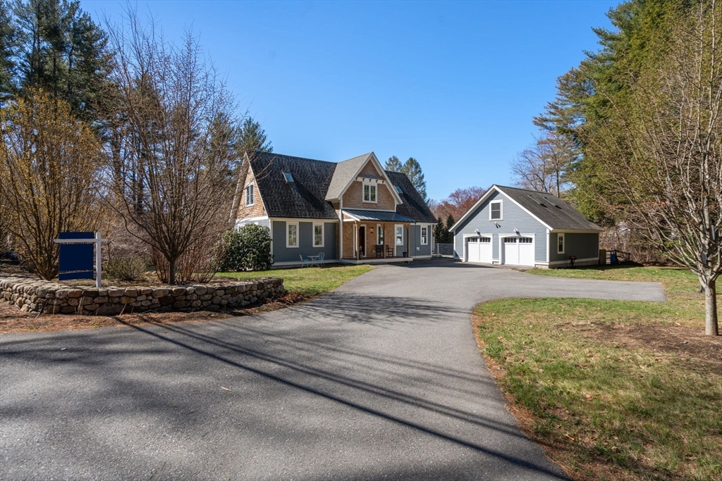 899 Lowell Rd