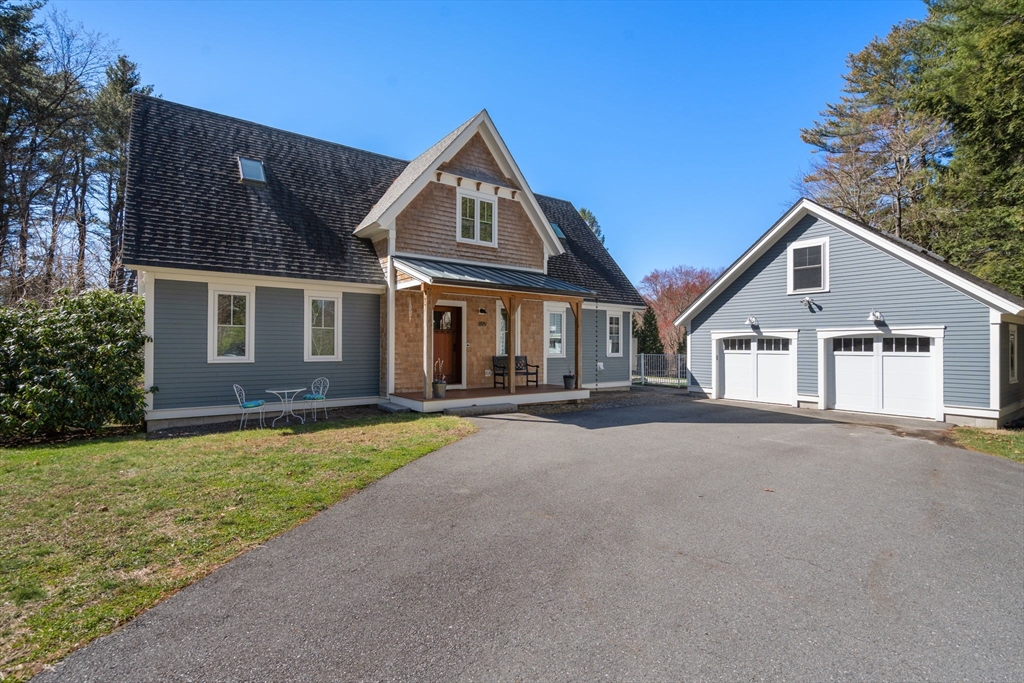 899 Lowell Rd