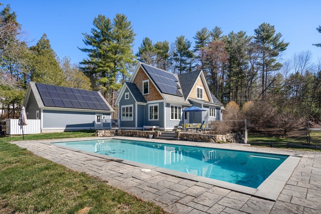 899 Lowell Rd