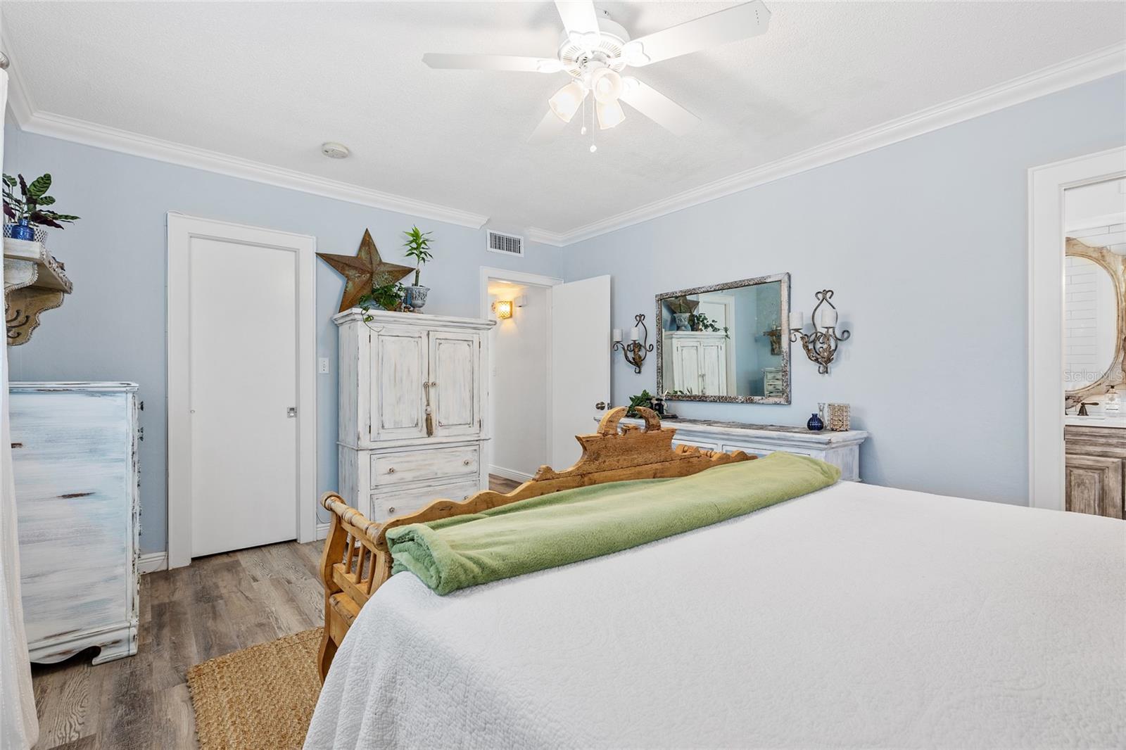 1330 SNELL ISLE BLVD NE #4