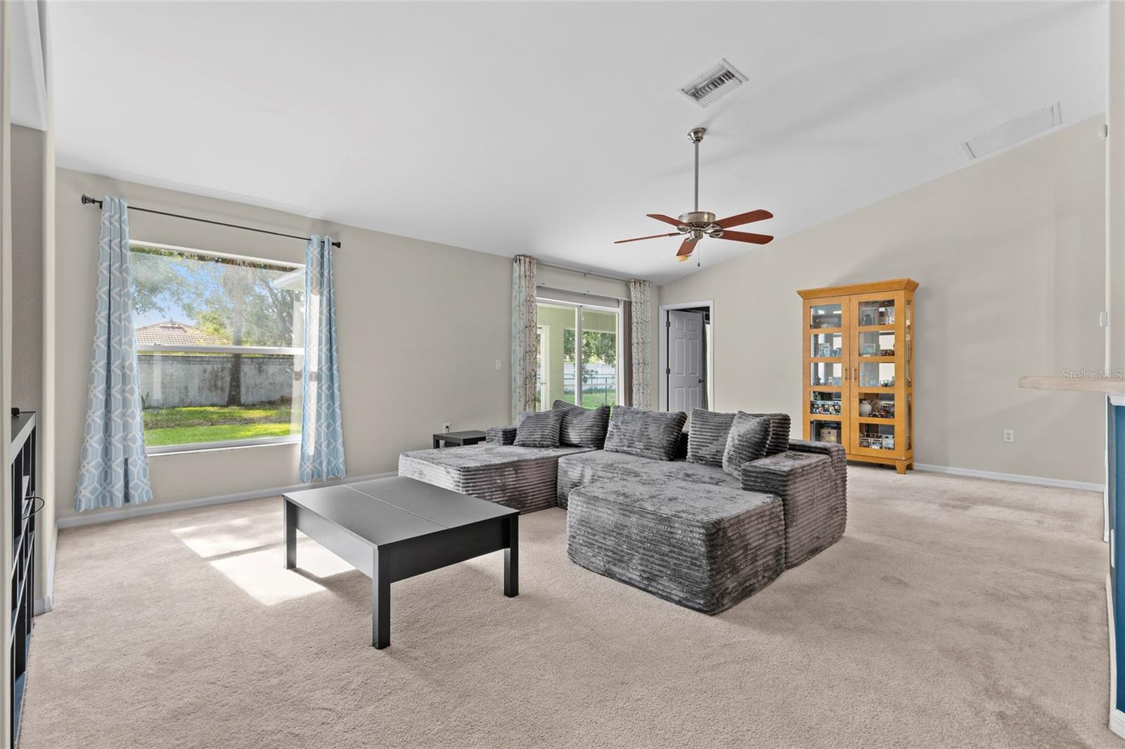 2502 NATURE POINTE LOOP