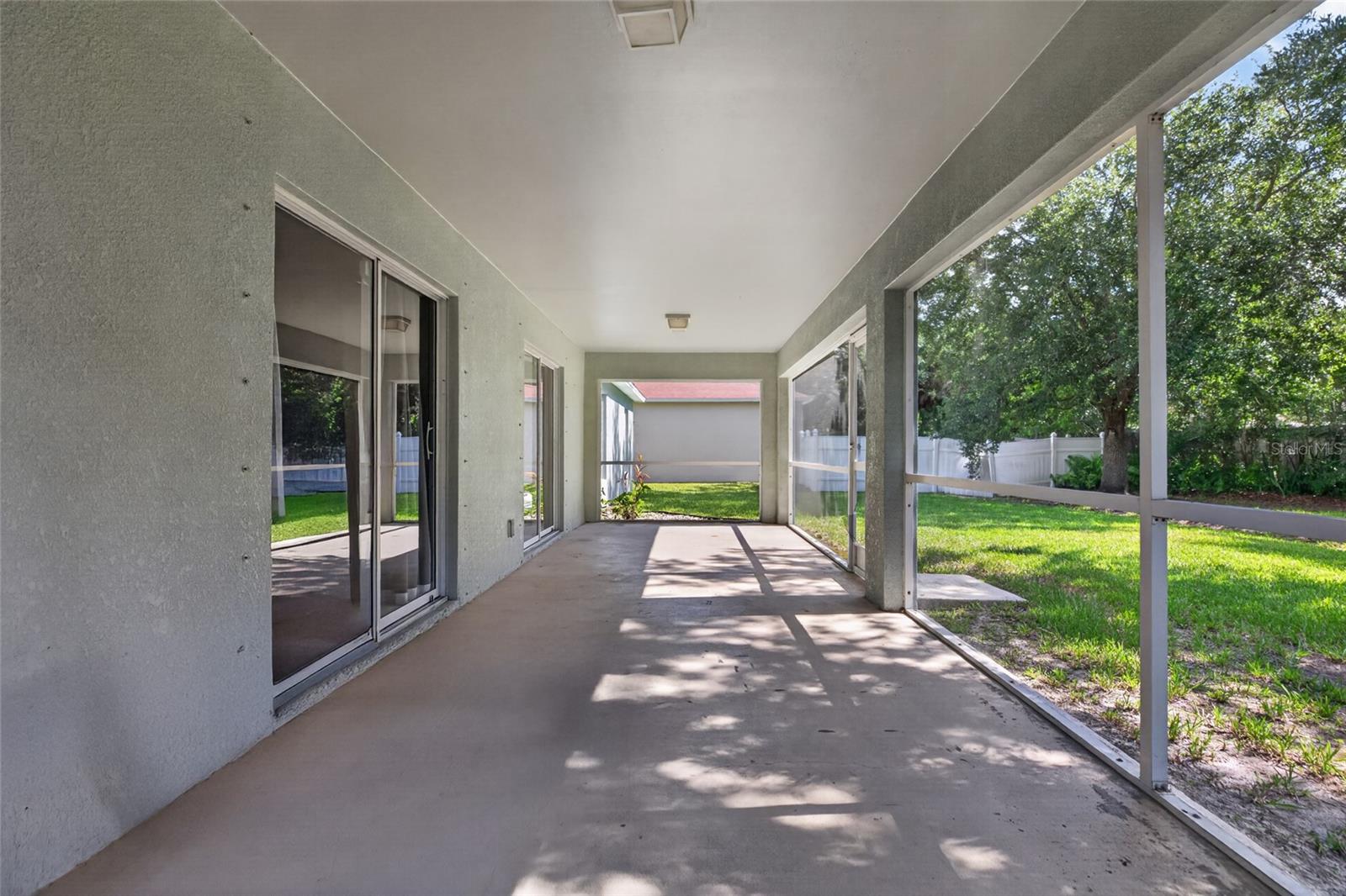 2502 NATURE POINTE LOOP
