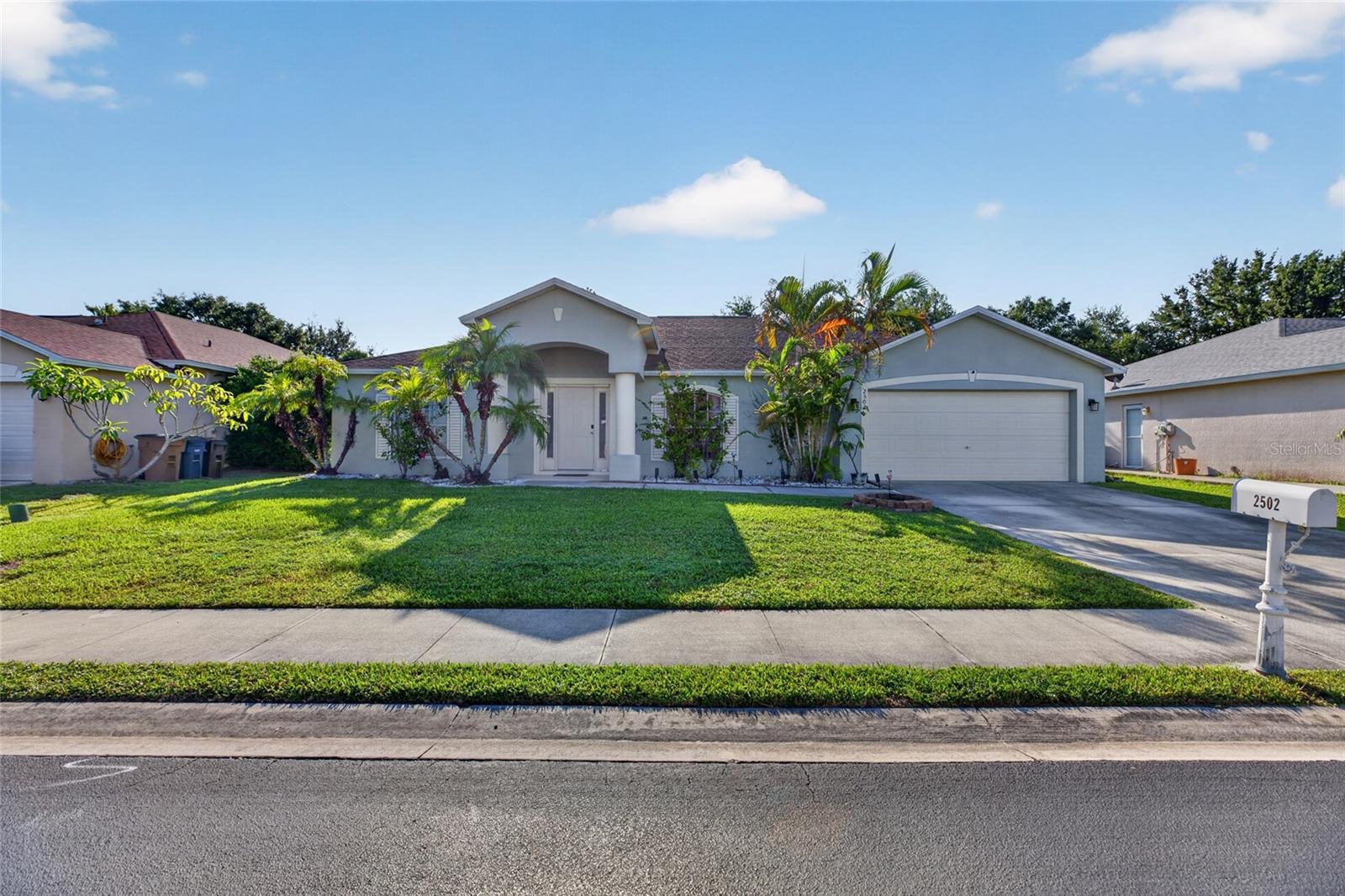 2502 NATURE POINTE LOOP