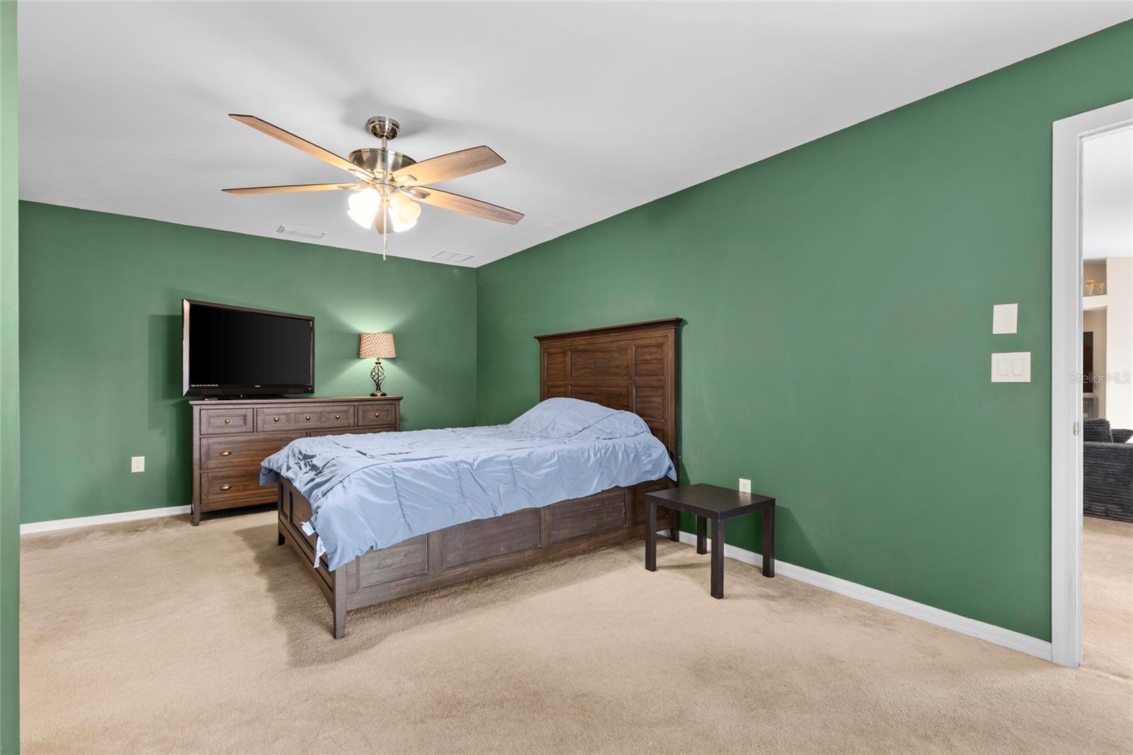 2502 NATURE POINTE LOOP