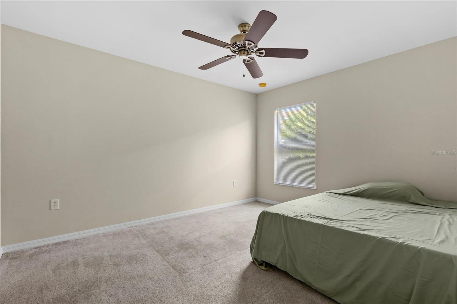 2502 NATURE POINTE LOOP
