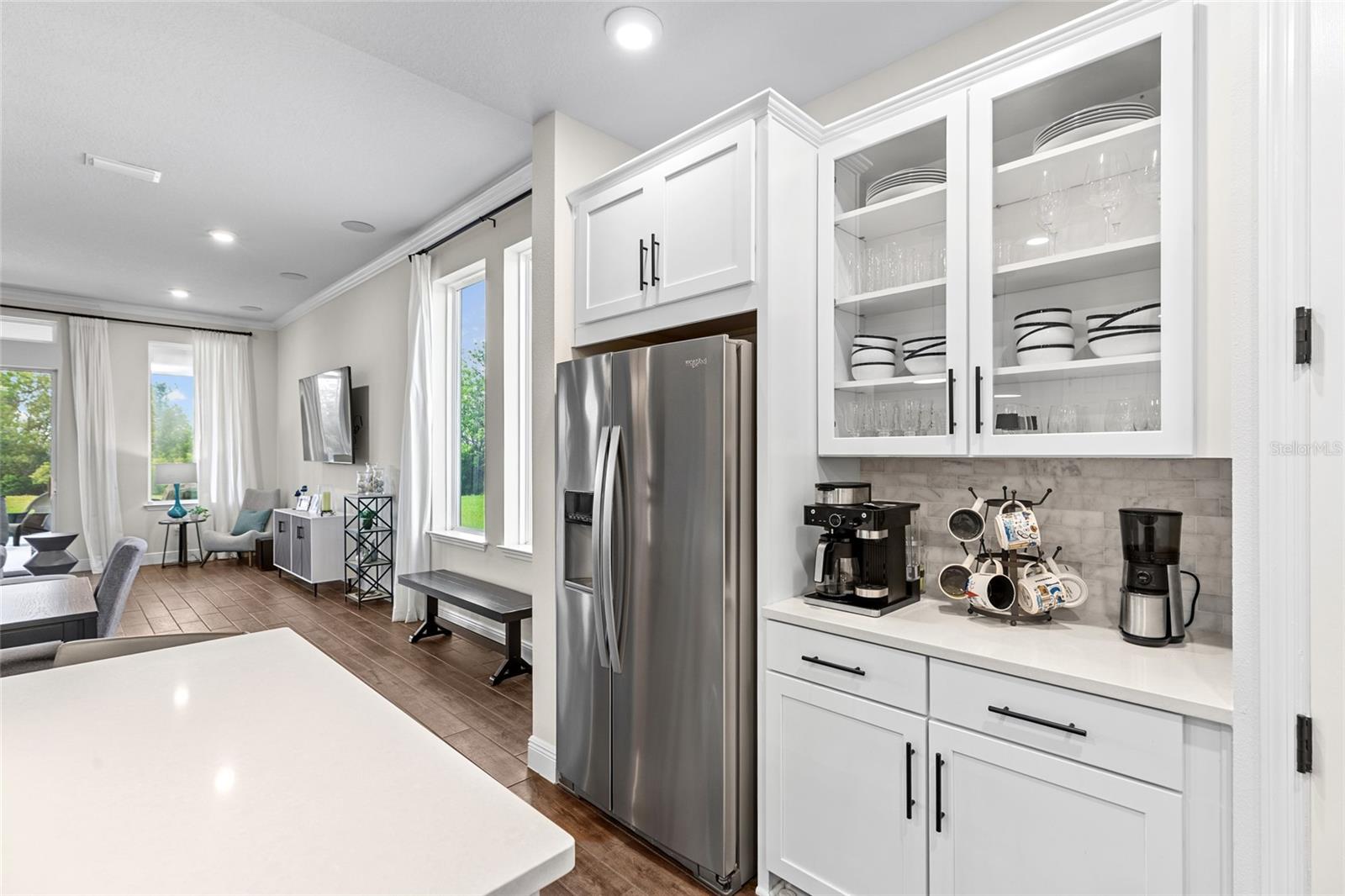 6211 SEA AIR DR