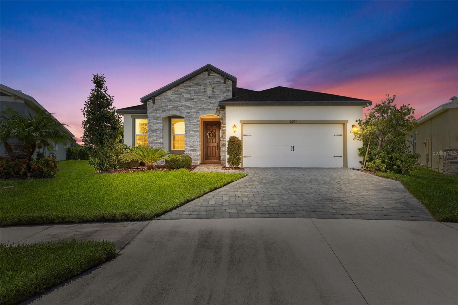 6211 SEA AIR DR