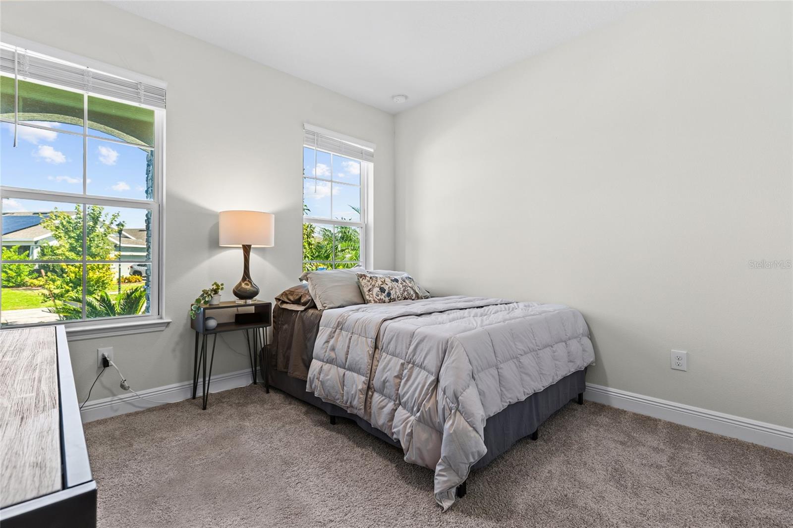 6211 SEA AIR DR
