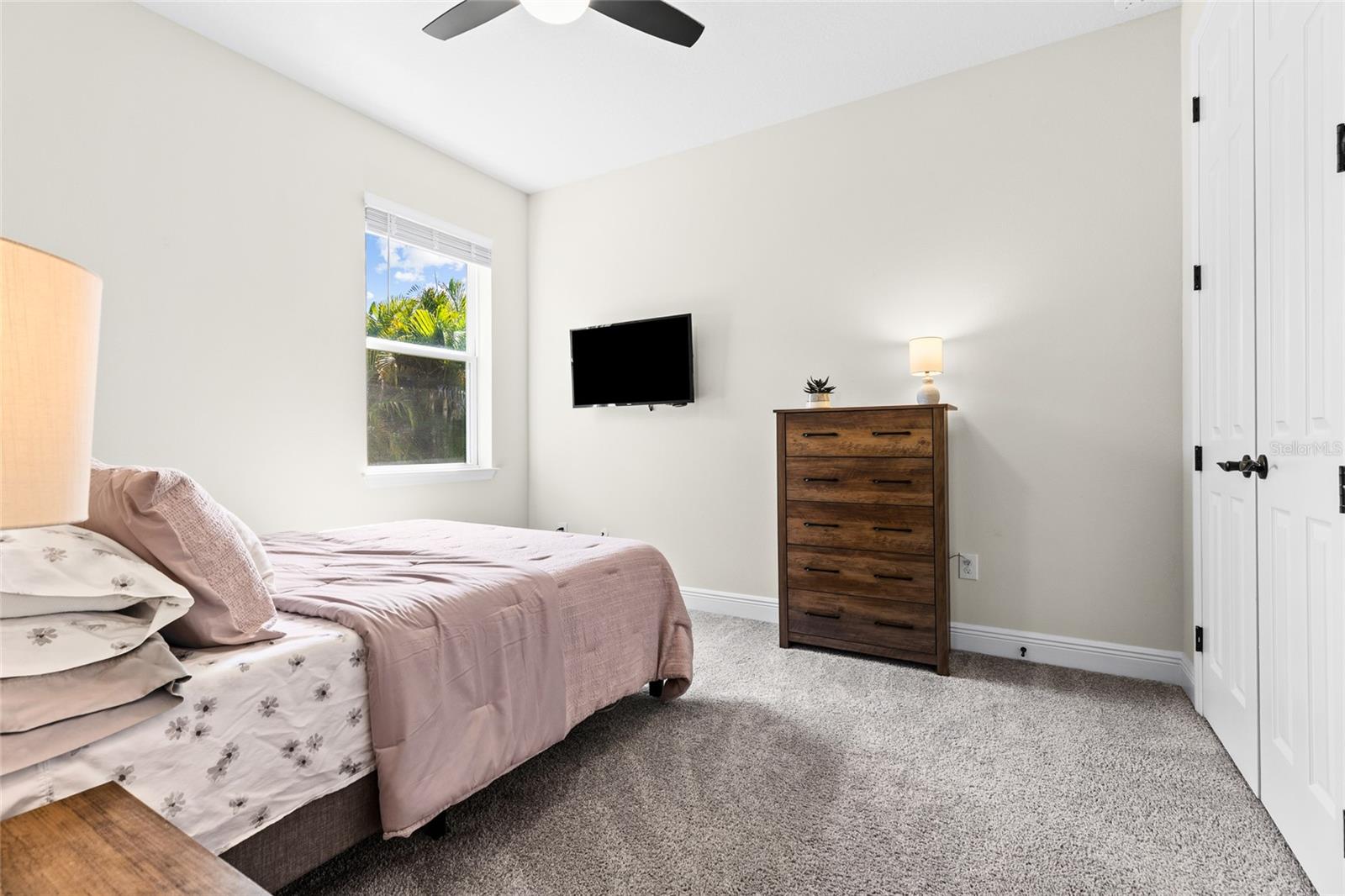 6211 SEA AIR DR