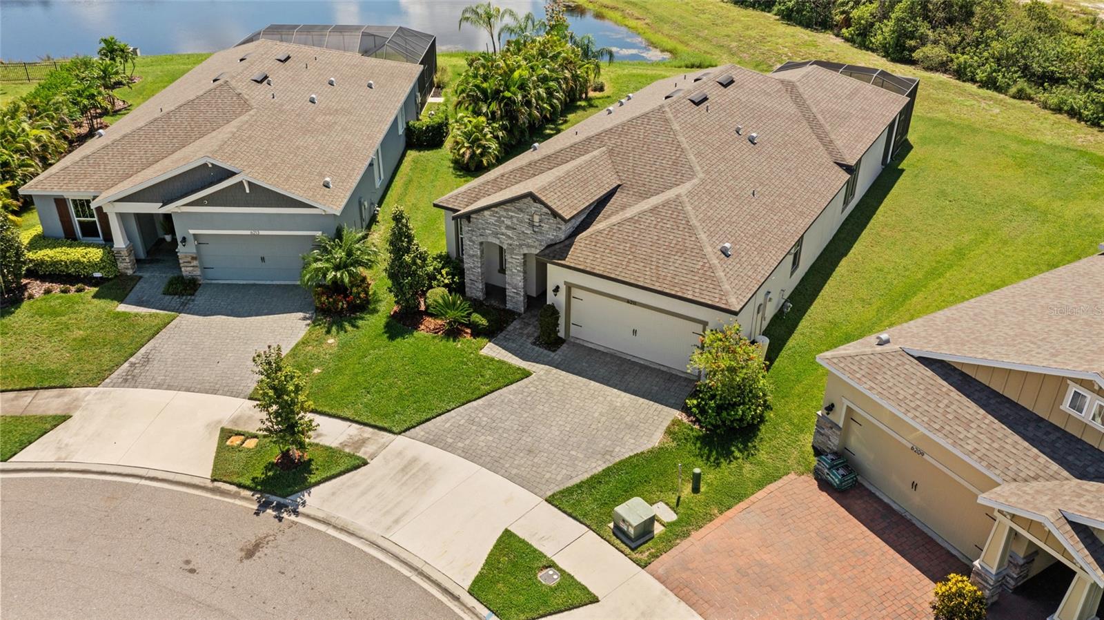 6211 SEA AIR DR