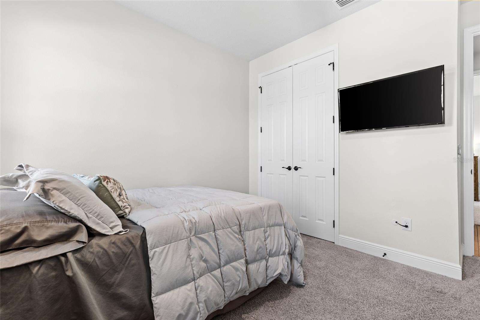 6211 SEA AIR DR