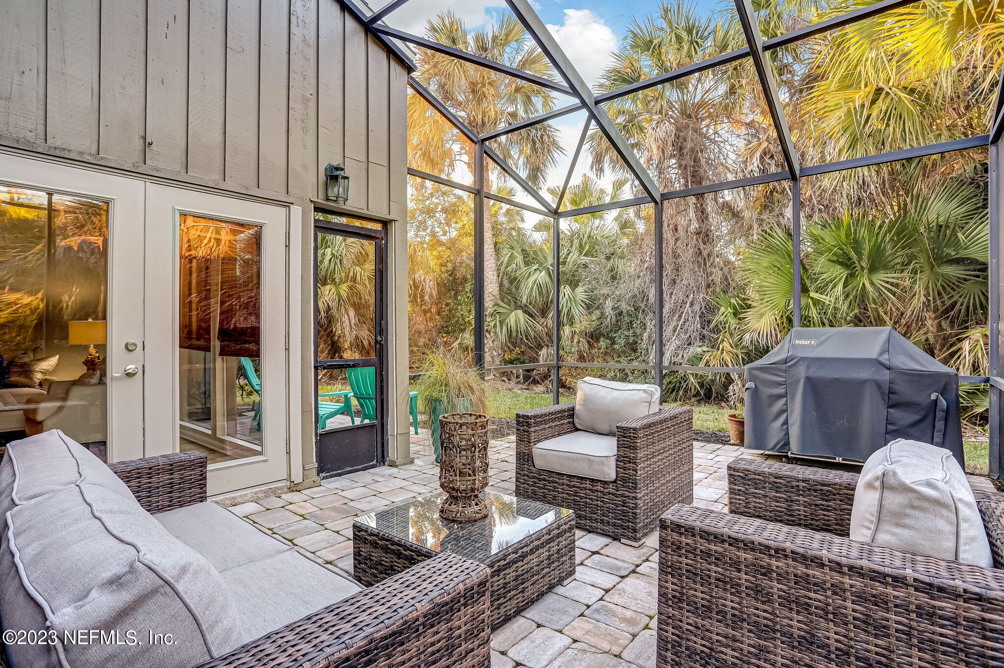 10025 SAWGRASS DR E
