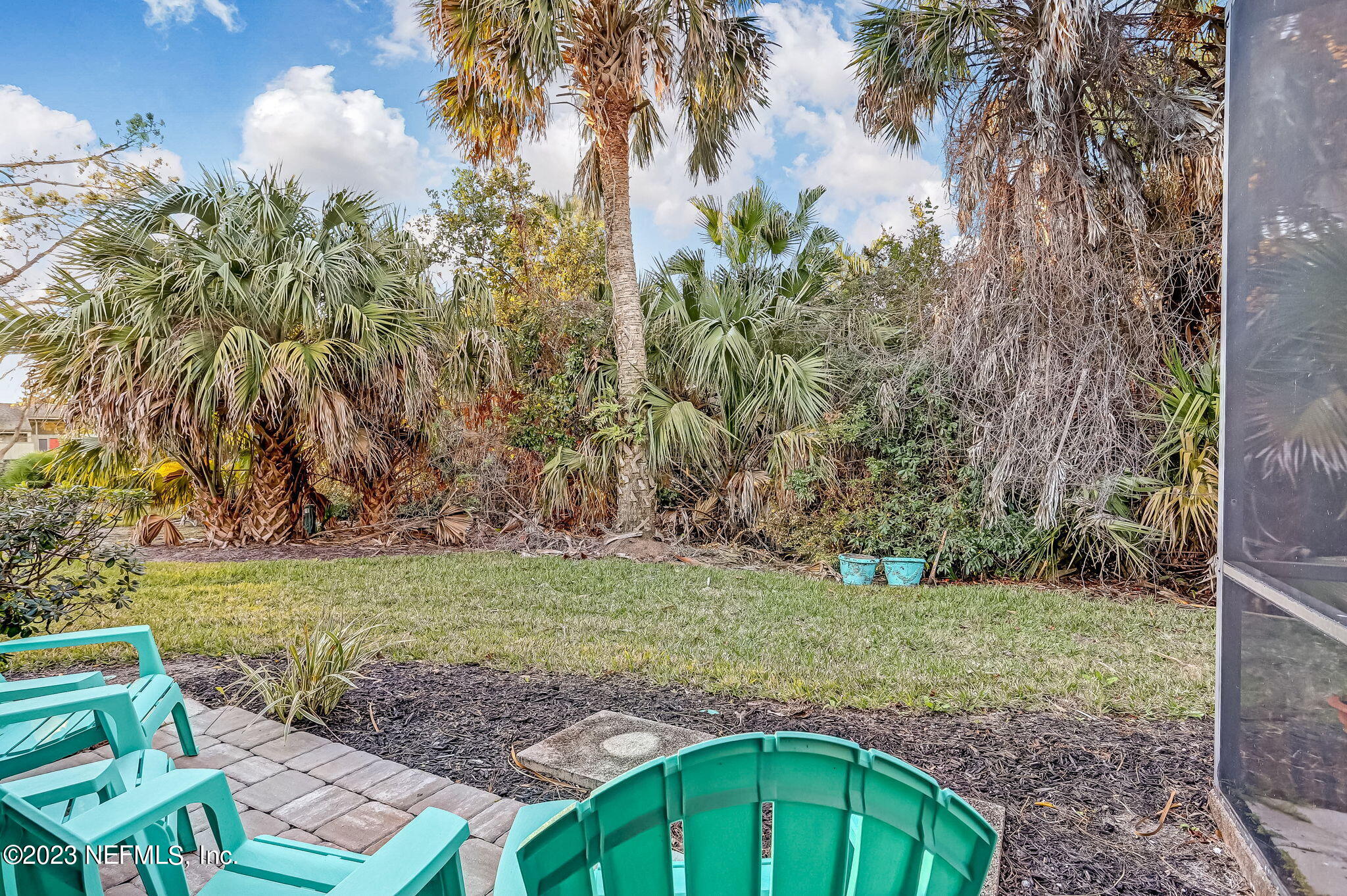 10025 SAWGRASS DR E