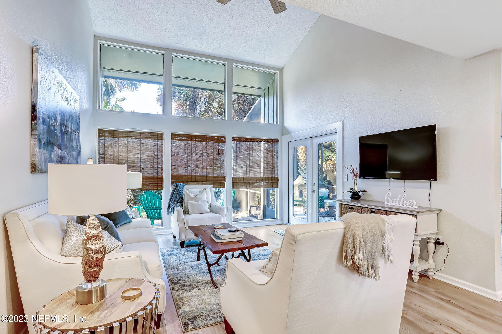 10025 SAWGRASS DR E