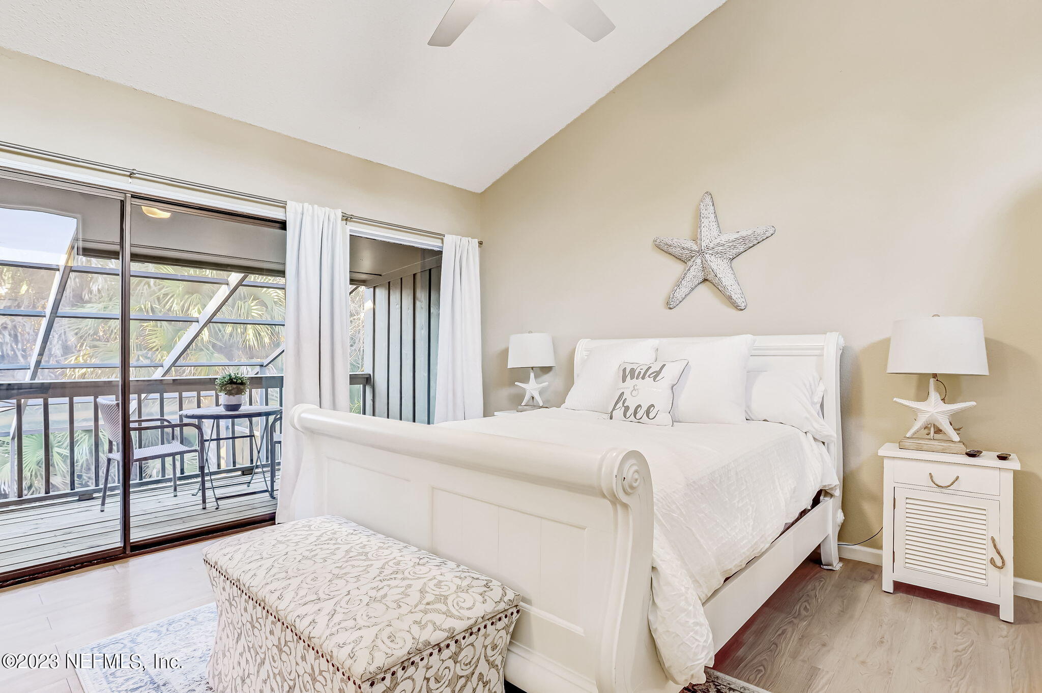 10025 SAWGRASS DR E