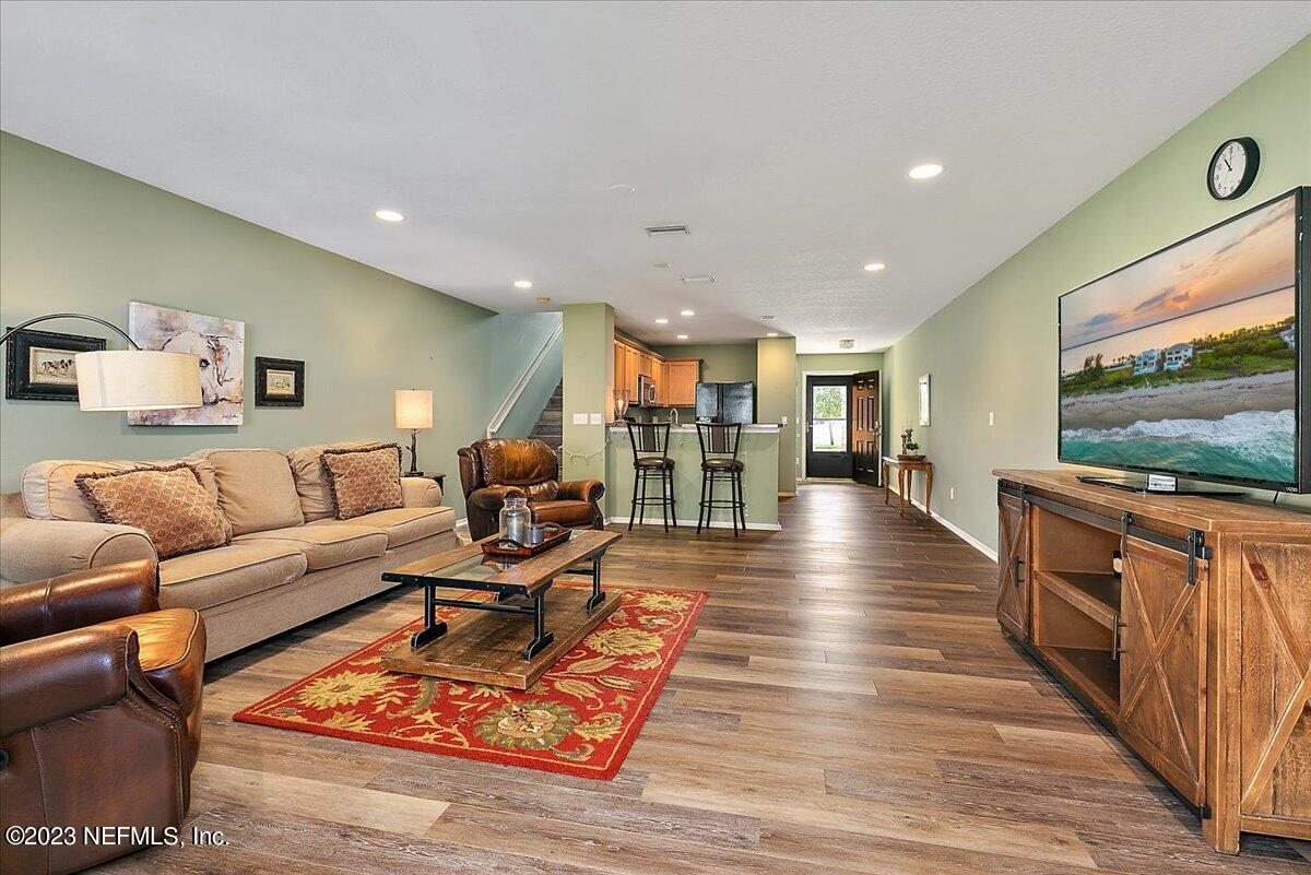 634 CABERNET PL