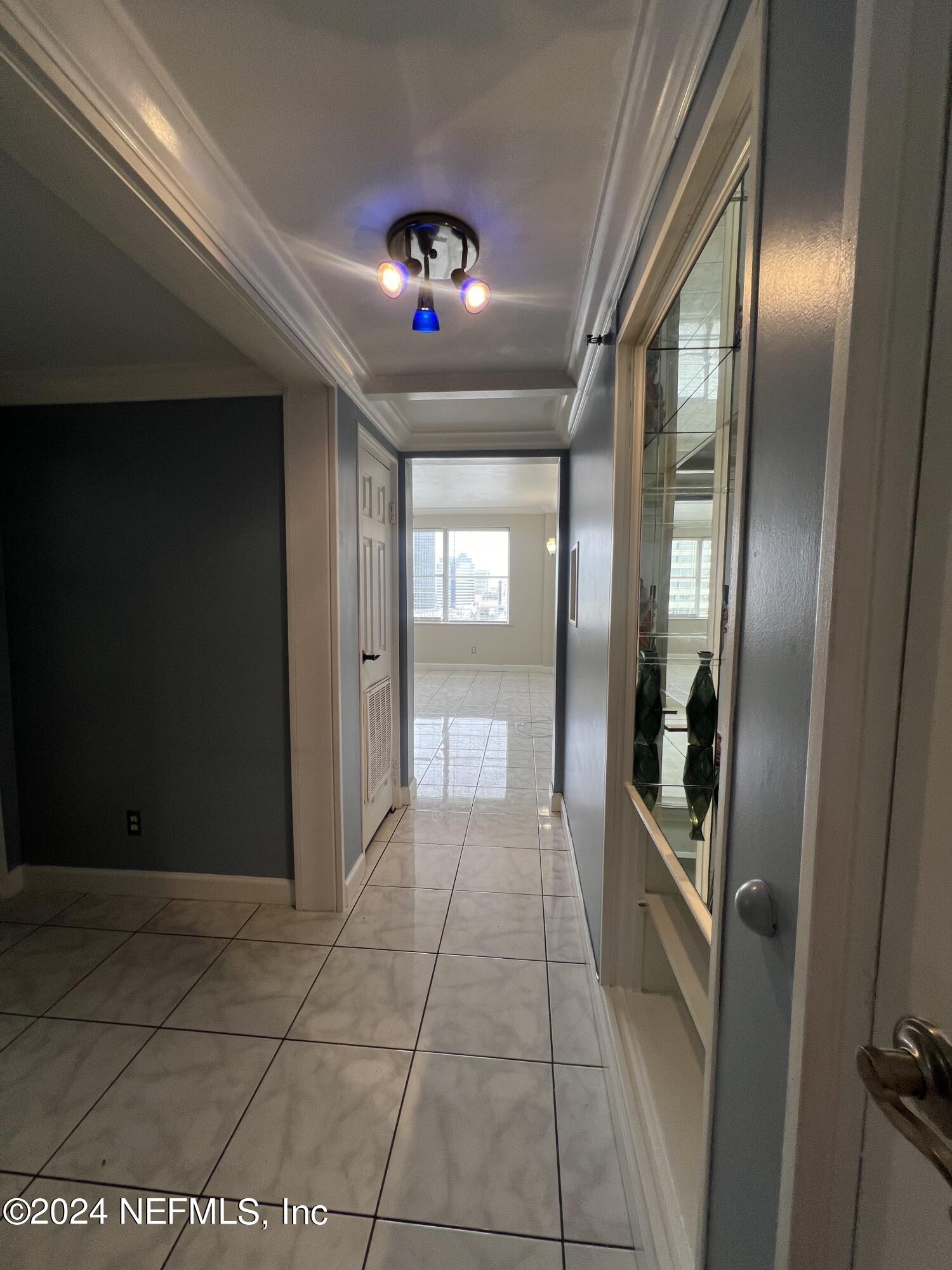 311 W ASHLEY Street, 1214