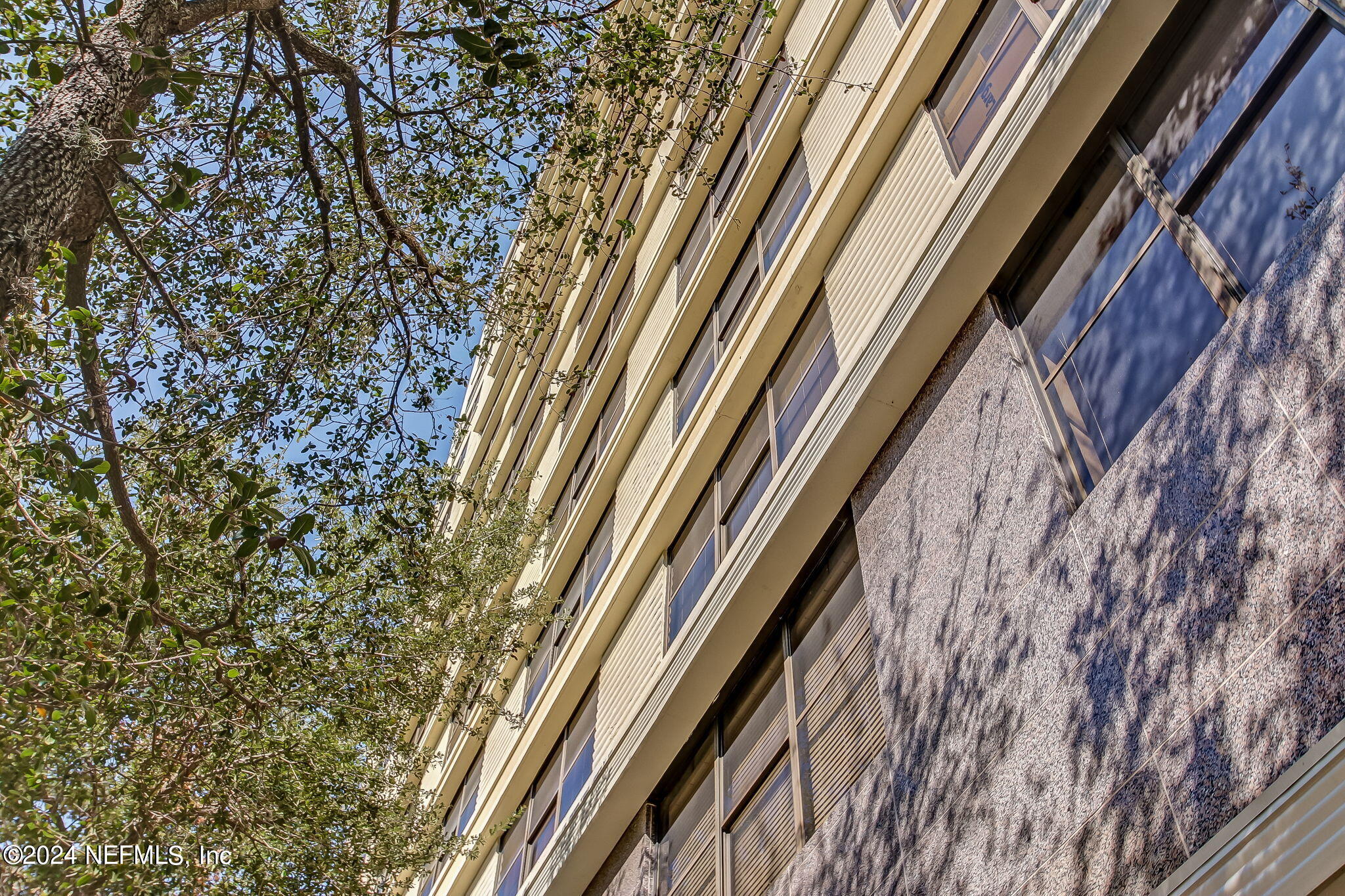 311 W ASHLEY Street, 1214