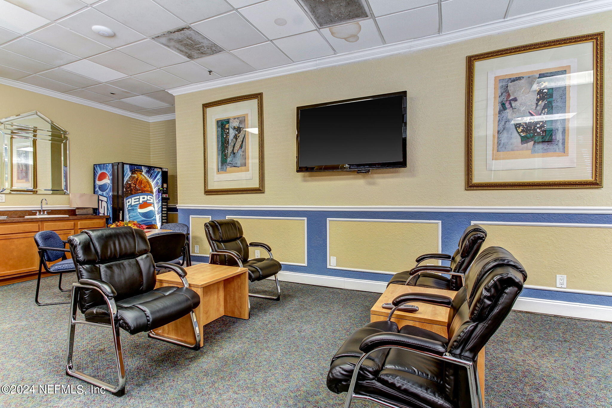 311 W ASHLEY Street, 1012