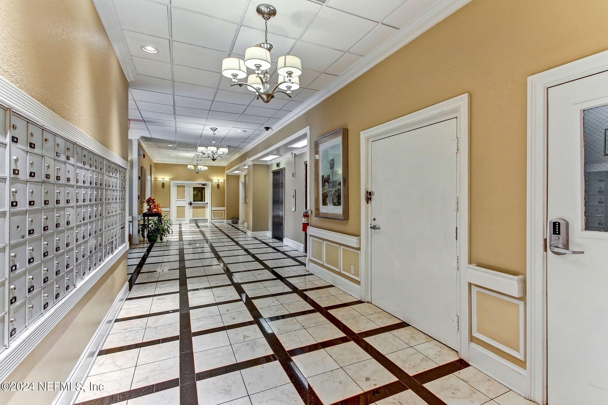 311 W ASHLEY Street, 1012