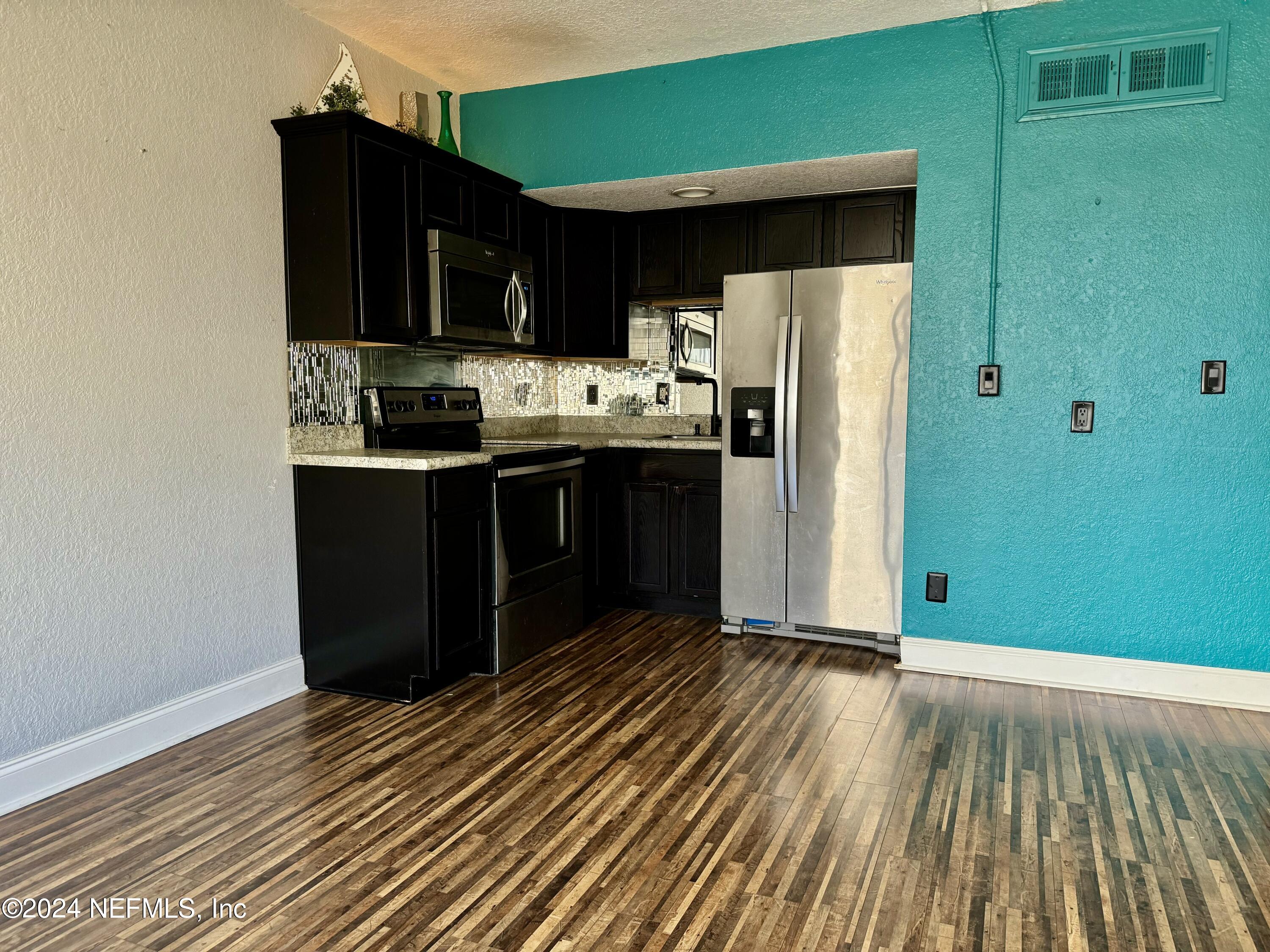 311 W ASHLEY Street, 1012