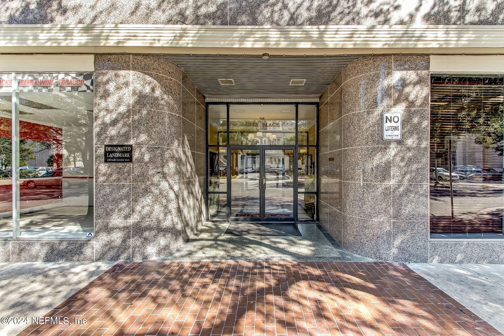 311 W ASHLEY Street, 1012