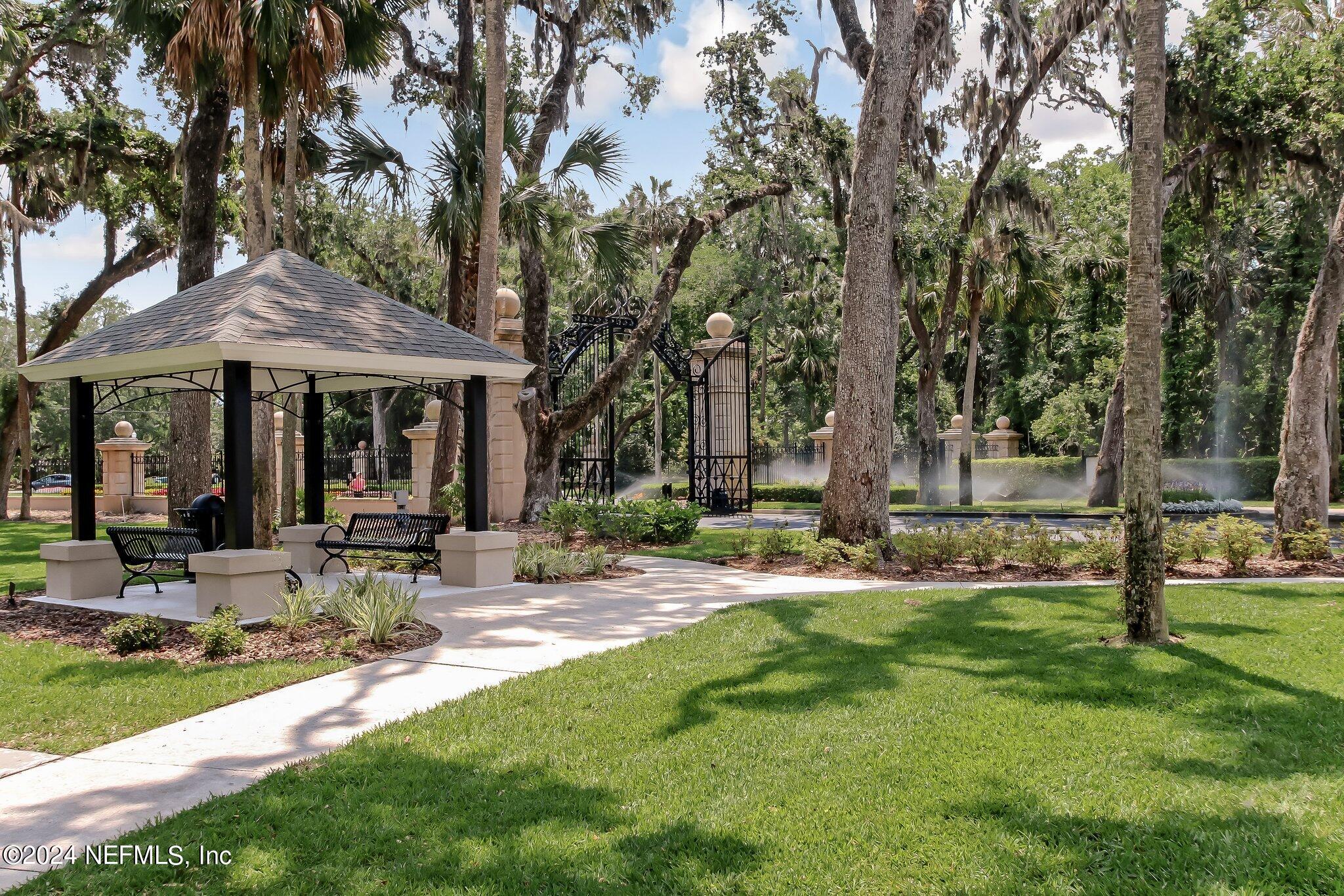 508 HONEY LOCUST Lane
