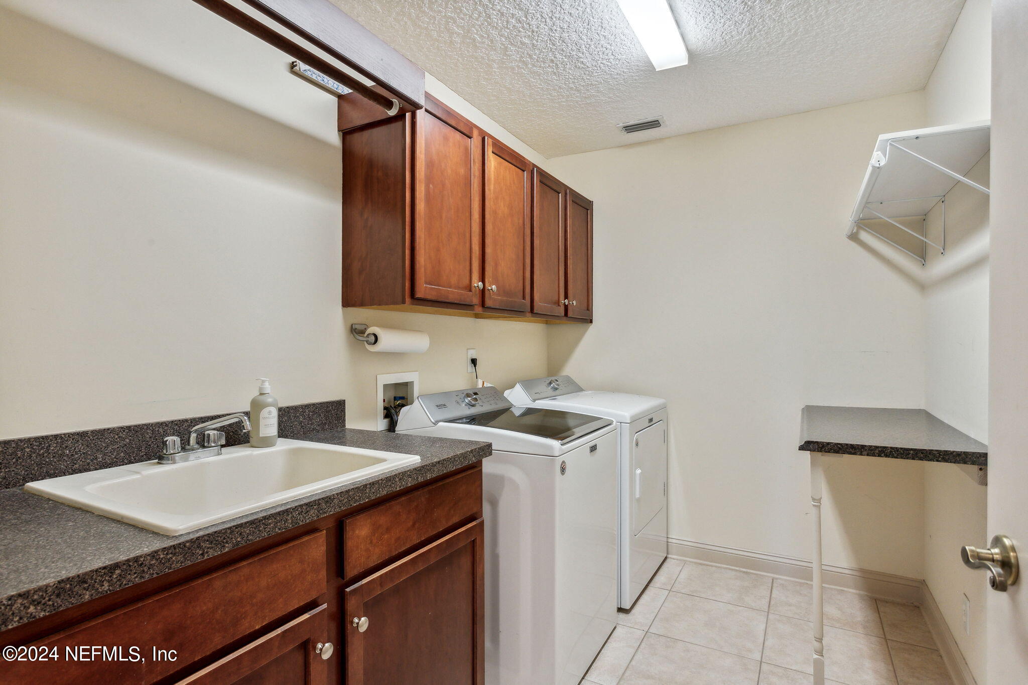 508 HONEY LOCUST Lane