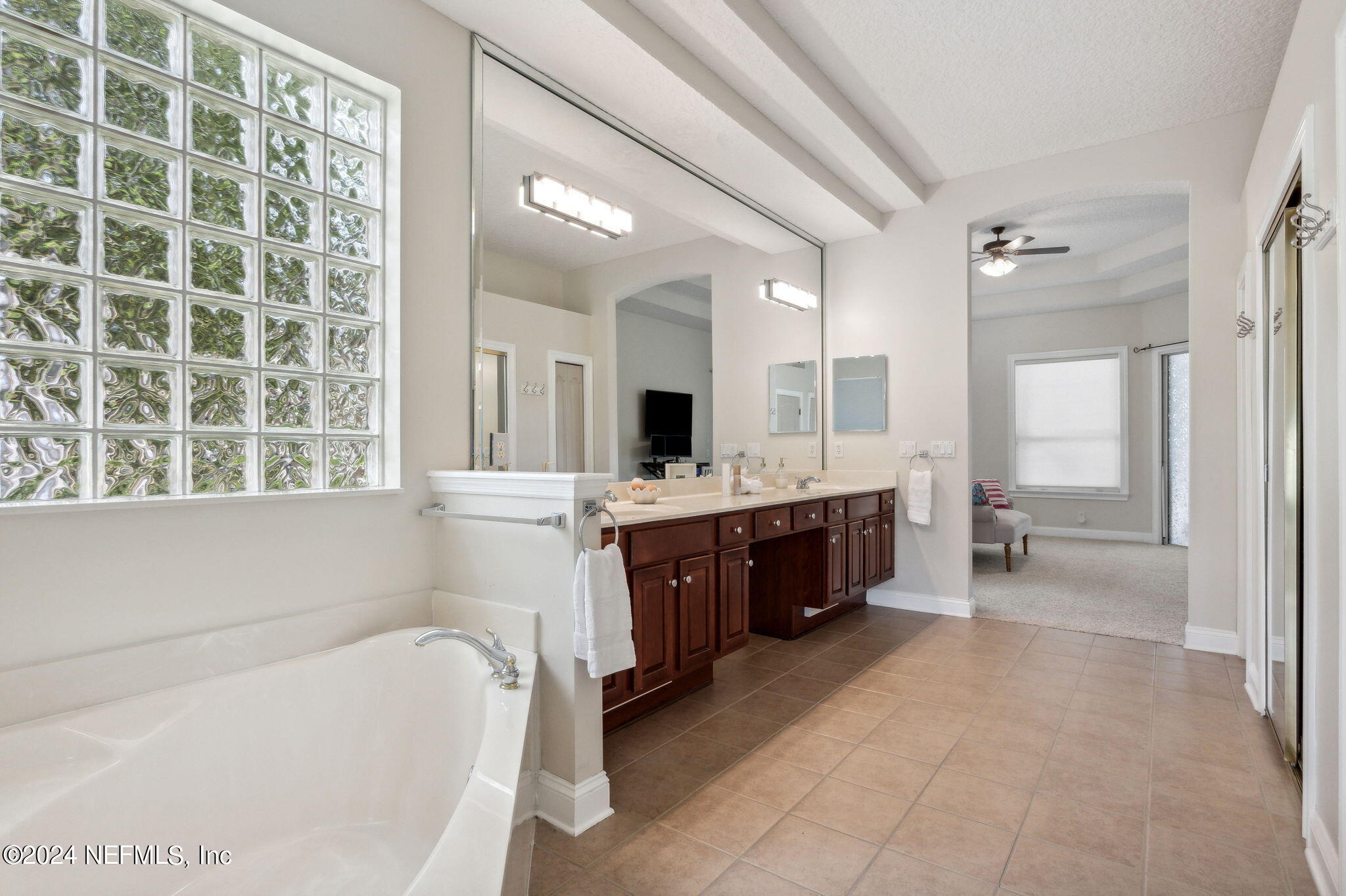508 HONEY LOCUST Lane