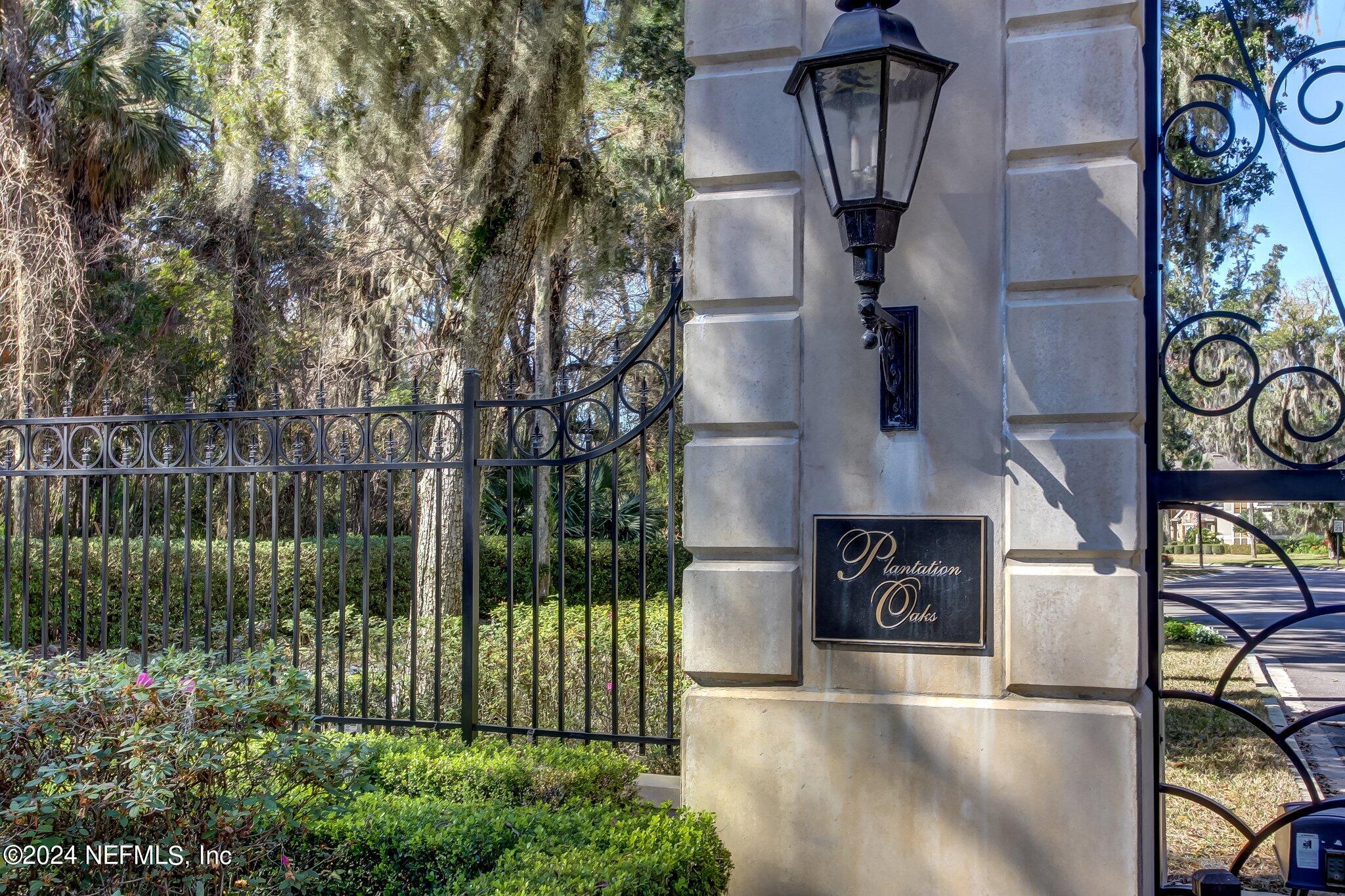 508 HONEY LOCUST Lane