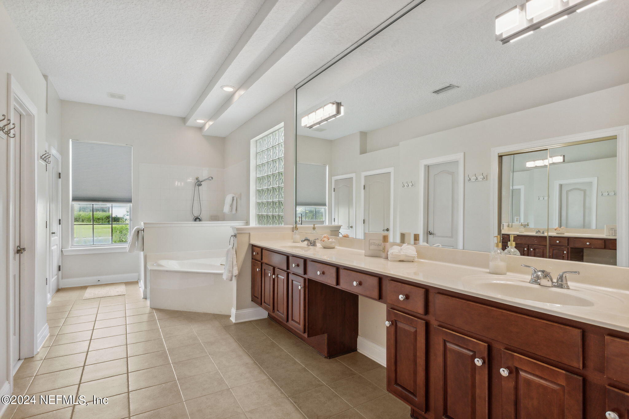 508 HONEY LOCUST Lane