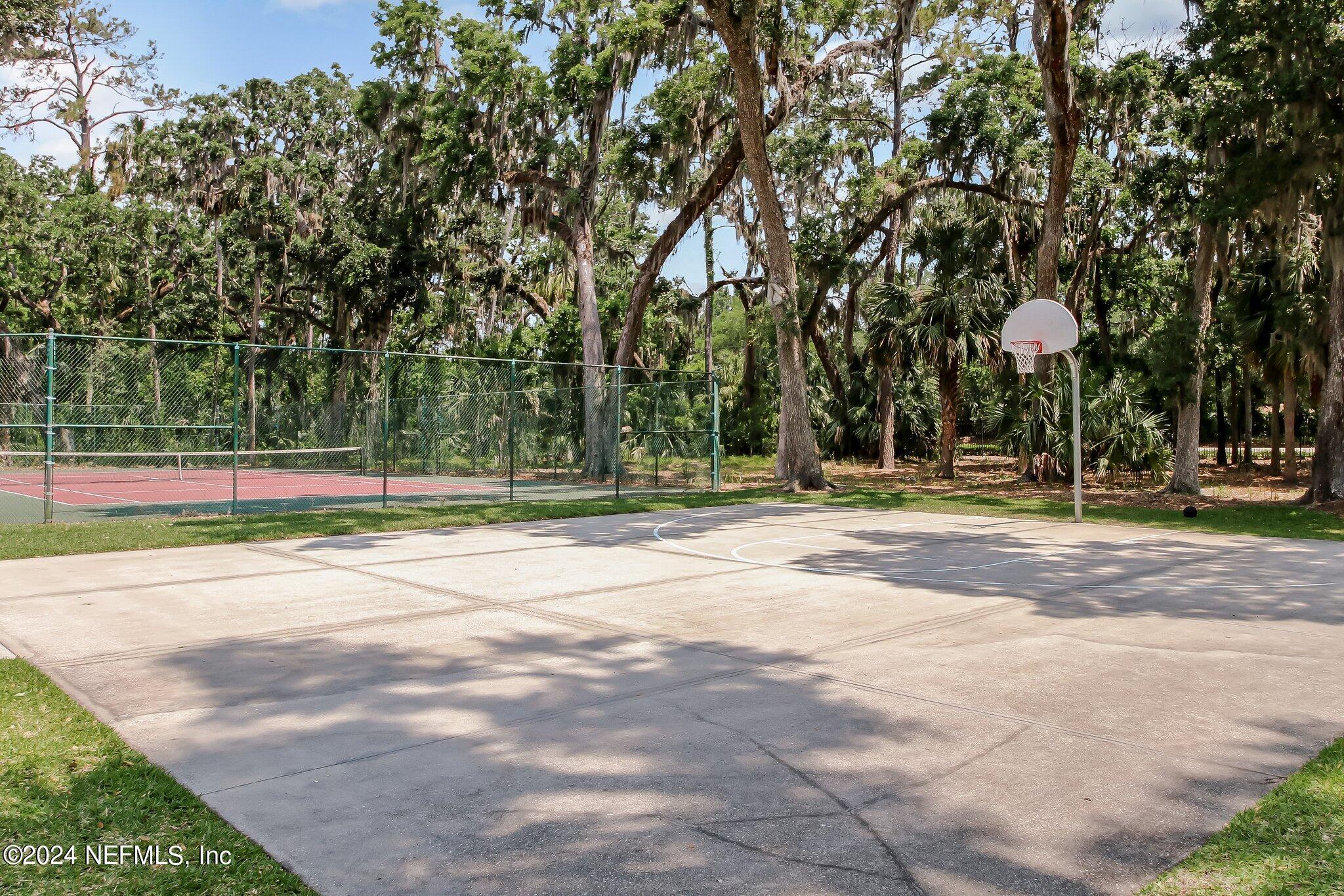 508 HONEY LOCUST Lane