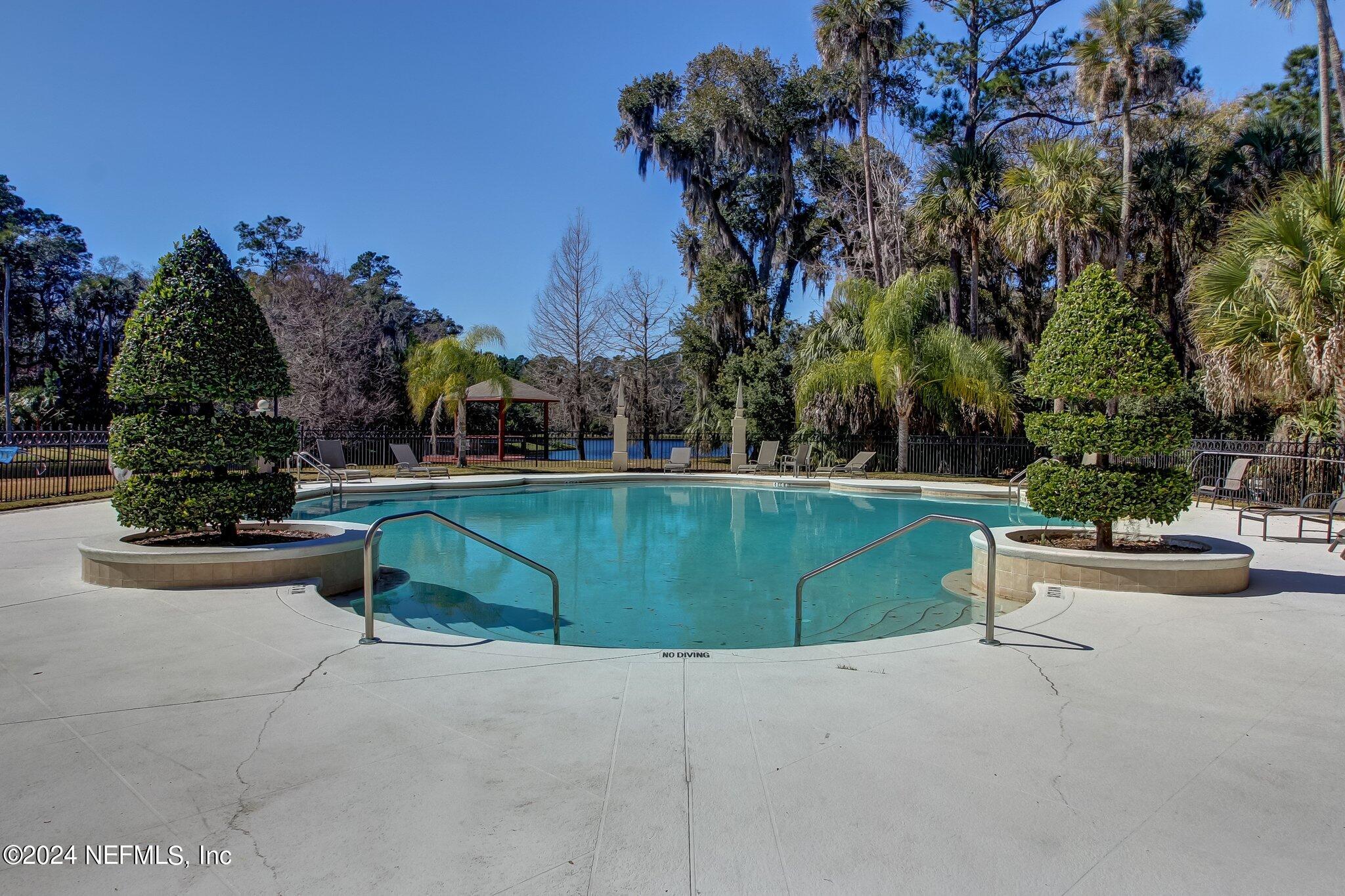 508 HONEY LOCUST Lane