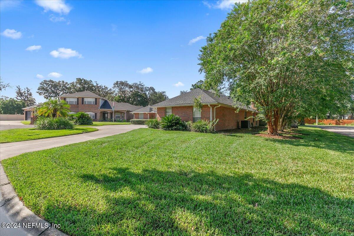 9676 TRENDLE Lane