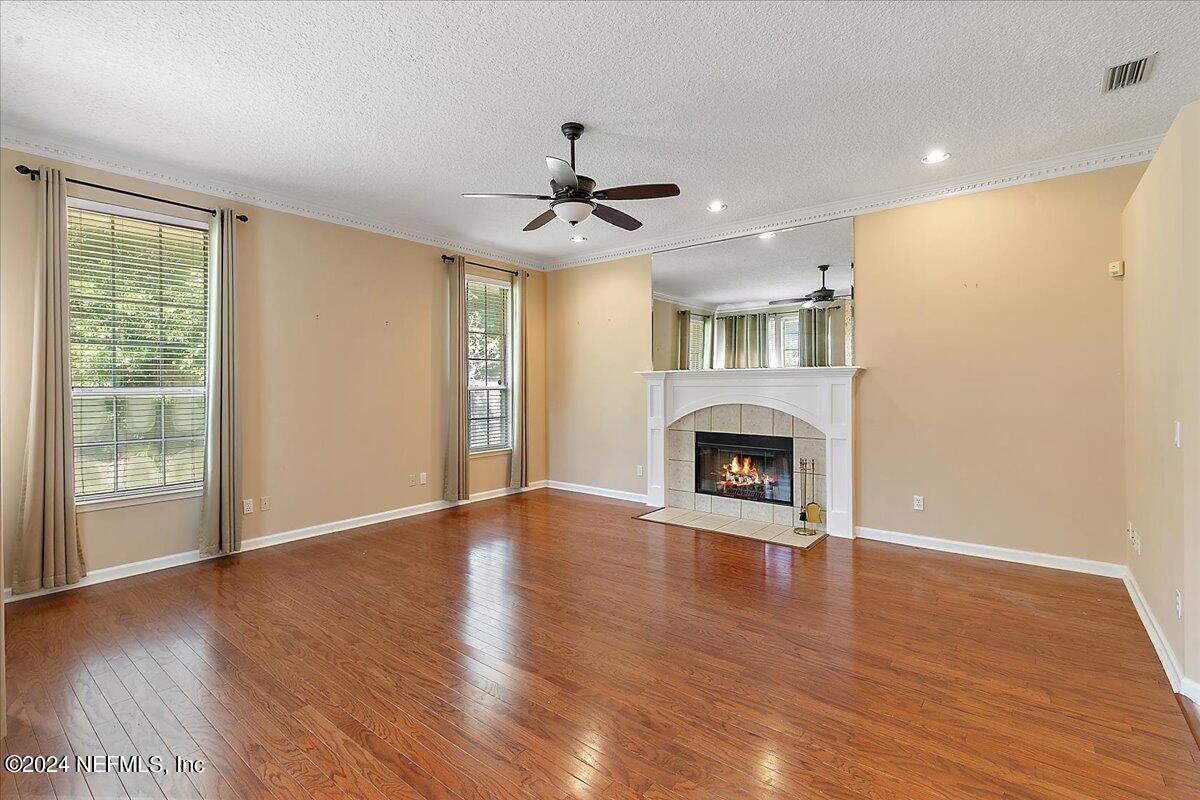 9676 TRENDLE Lane