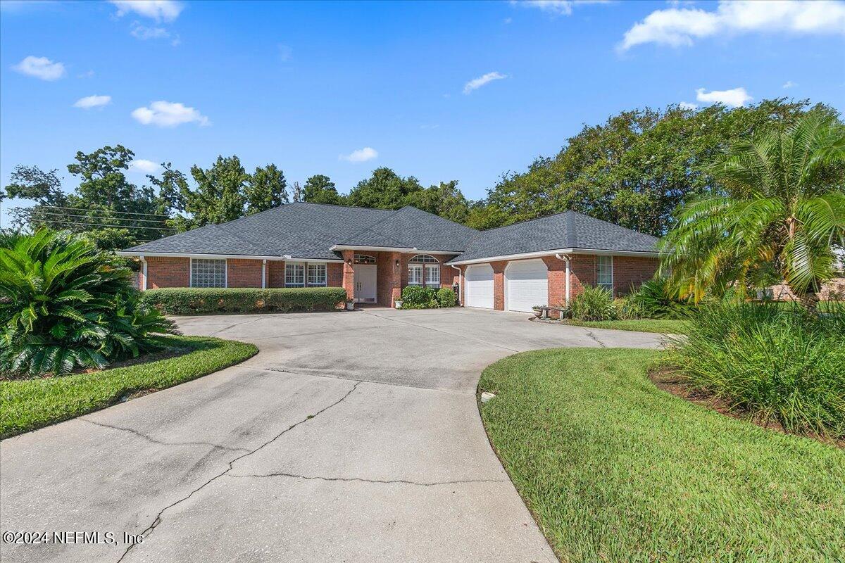 9676 TRENDLE Lane