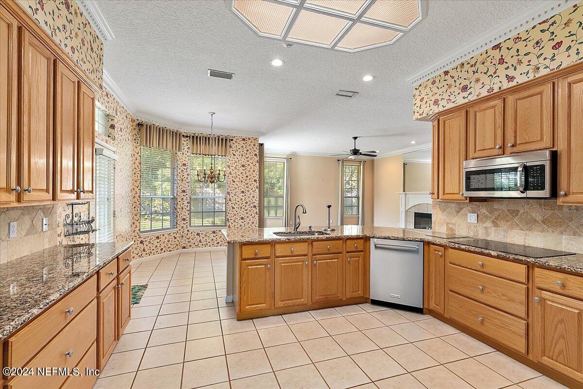 9676 TRENDLE Lane