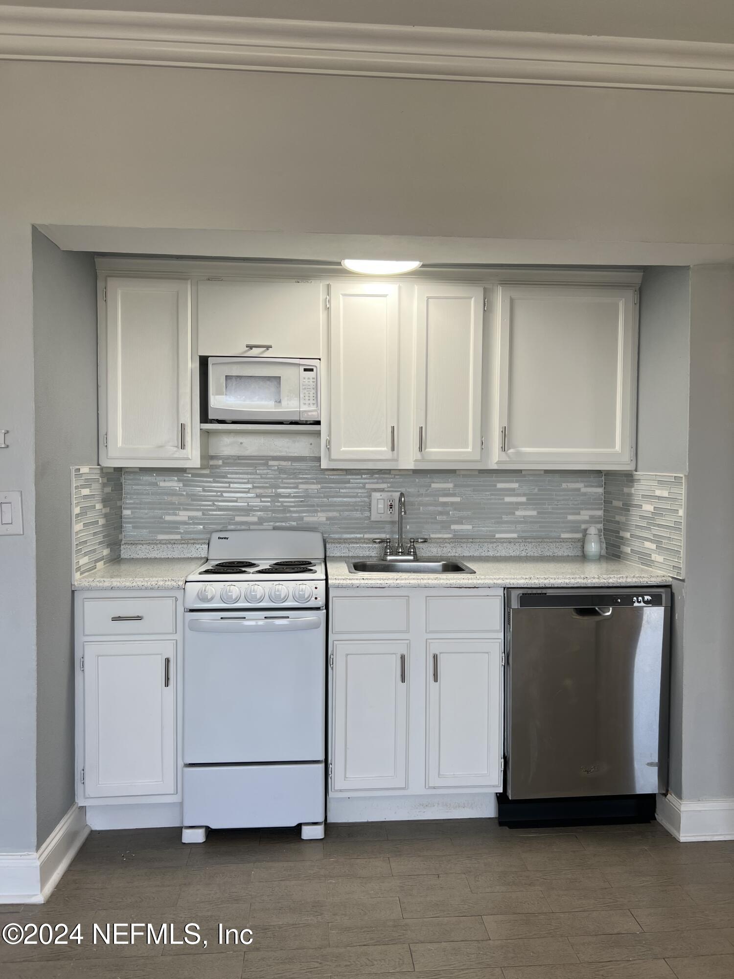 311 W ASHLEY Street, 1504