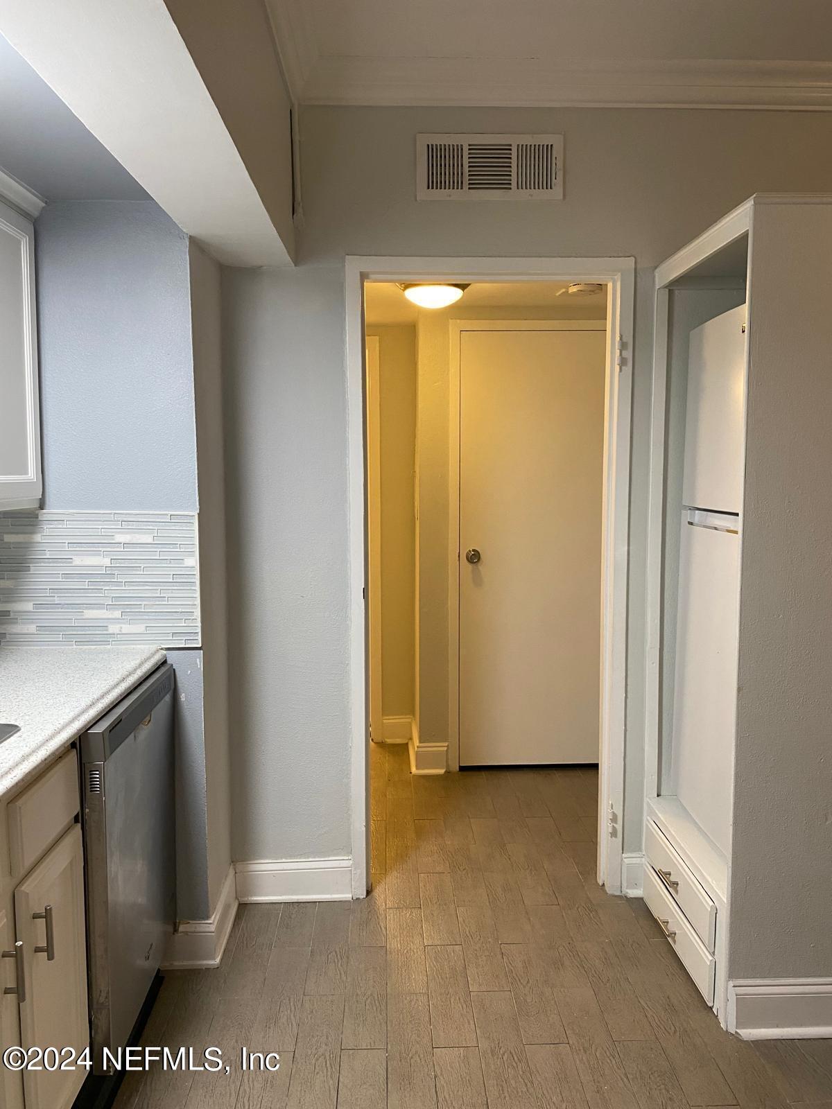 311 W ASHLEY Street, 1504