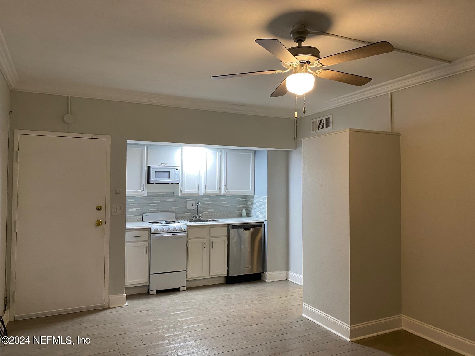 311 W ASHLEY Street, 1504
