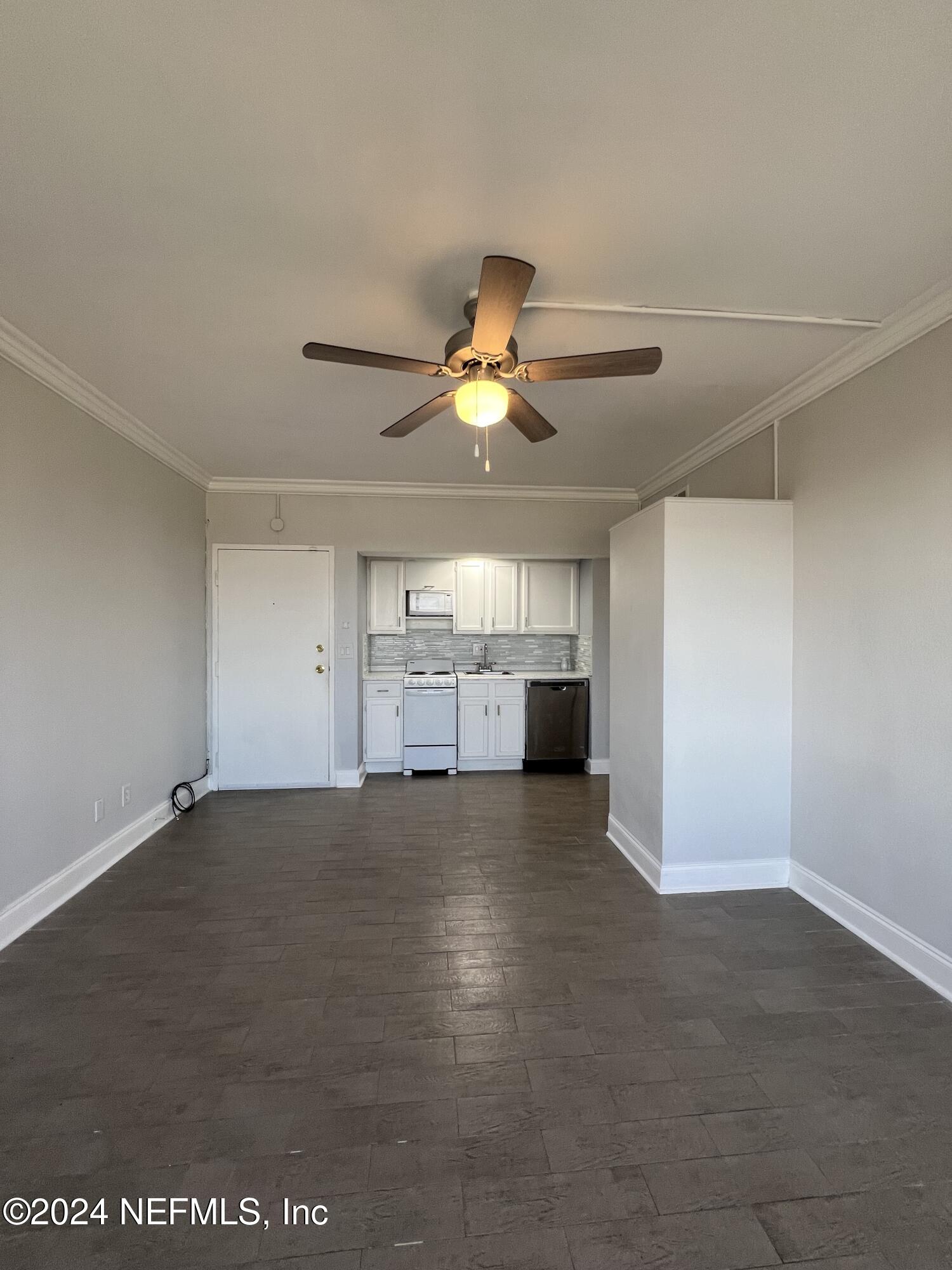 311 W ASHLEY Street, 1504