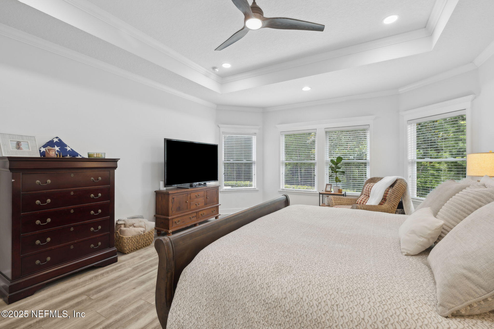 242 HOWLAND Drive
