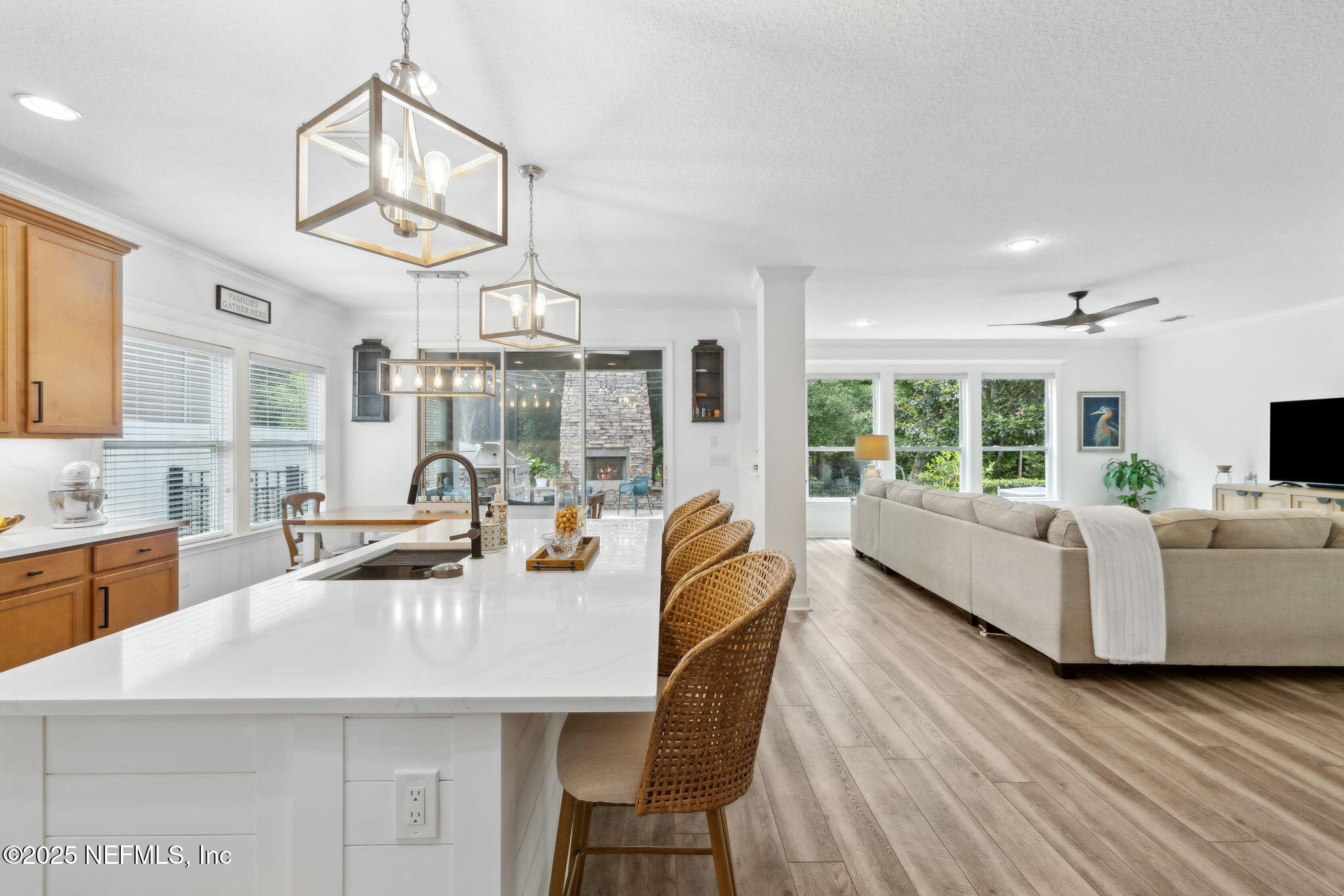 242 HOWLAND Drive