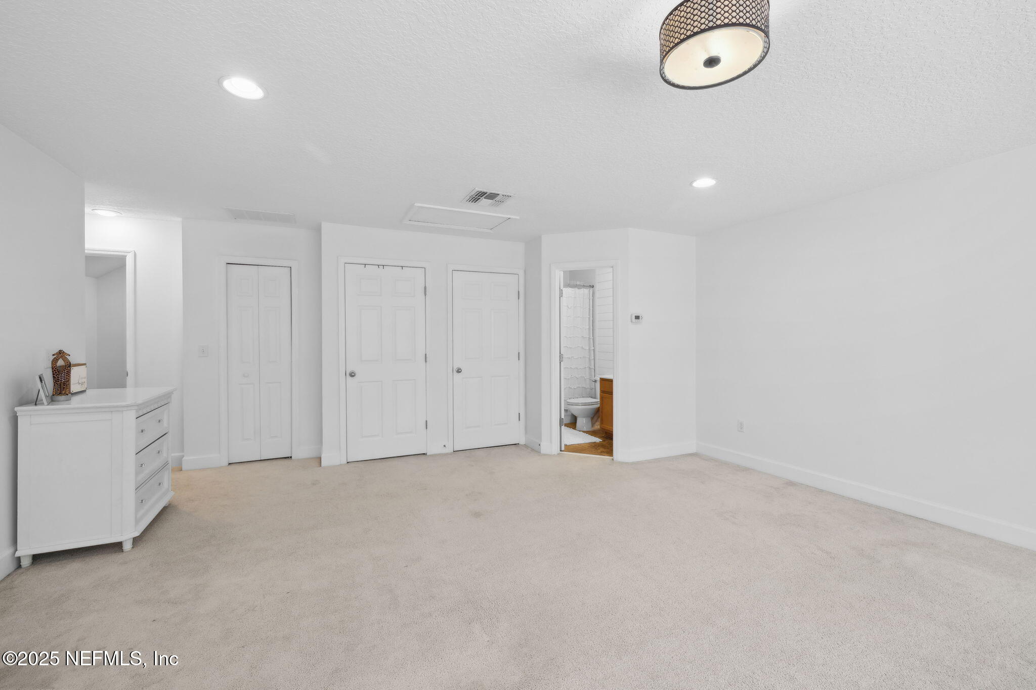 242 HOWLAND Drive