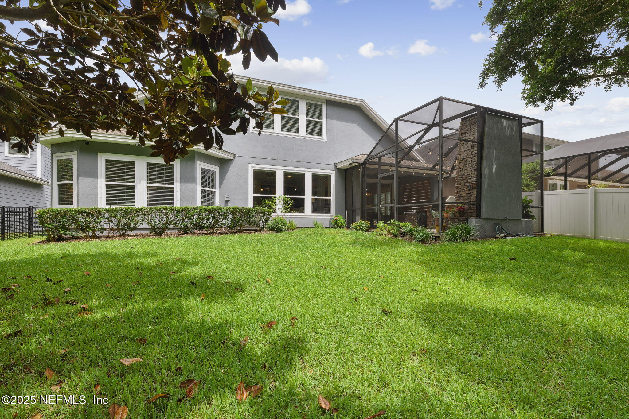 242 HOWLAND Drive